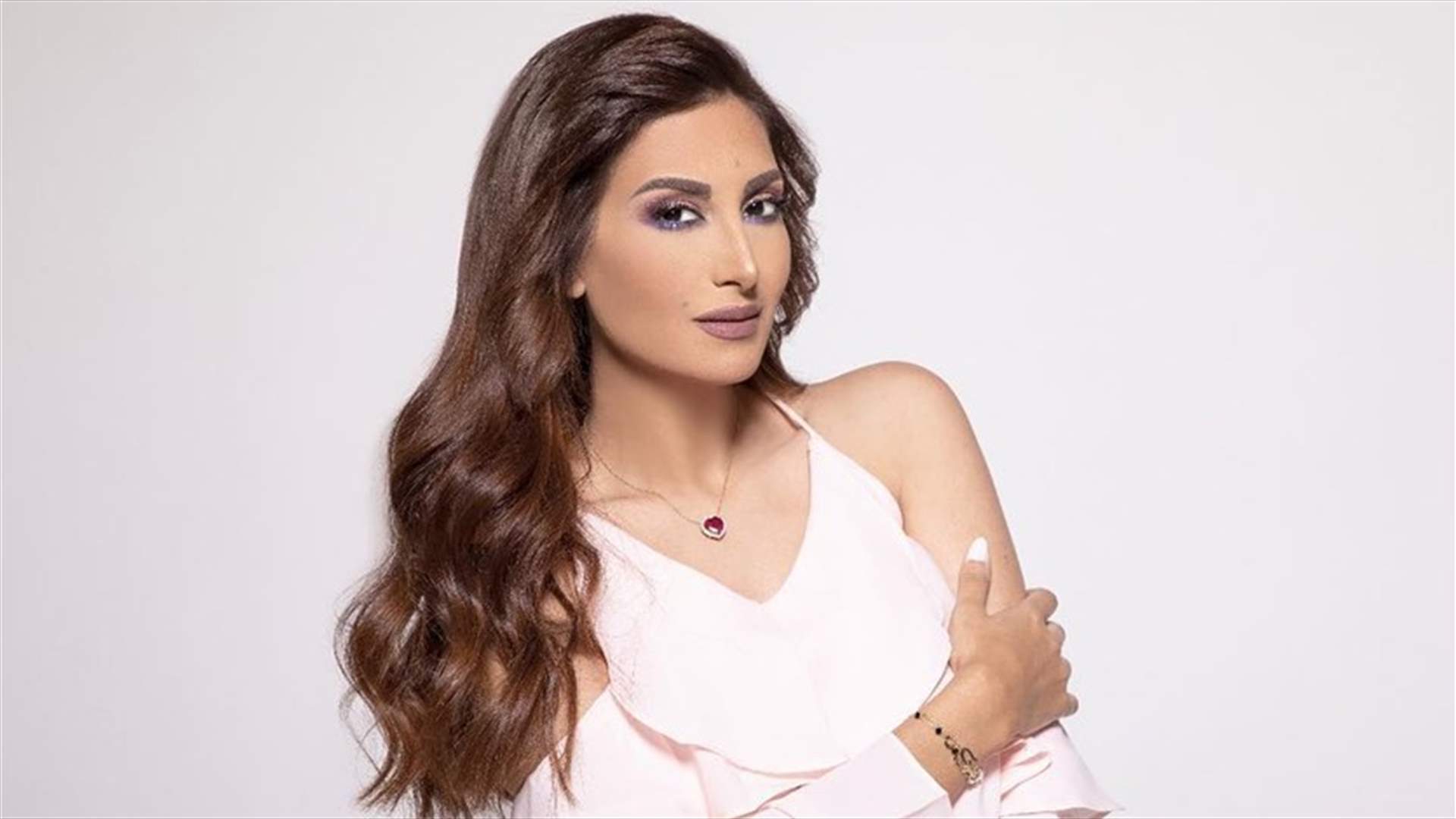 بالفيديو – رويدا عطية تستعرض حملها على انستغرام