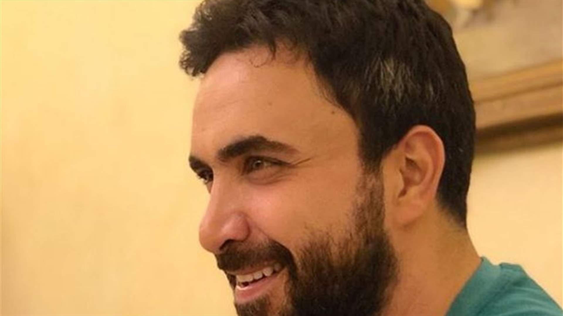 بعد إعتداء فنان على طبيب في مستشفى برأس بعلبك.. هل نادر الأتات هو المتورّط؟