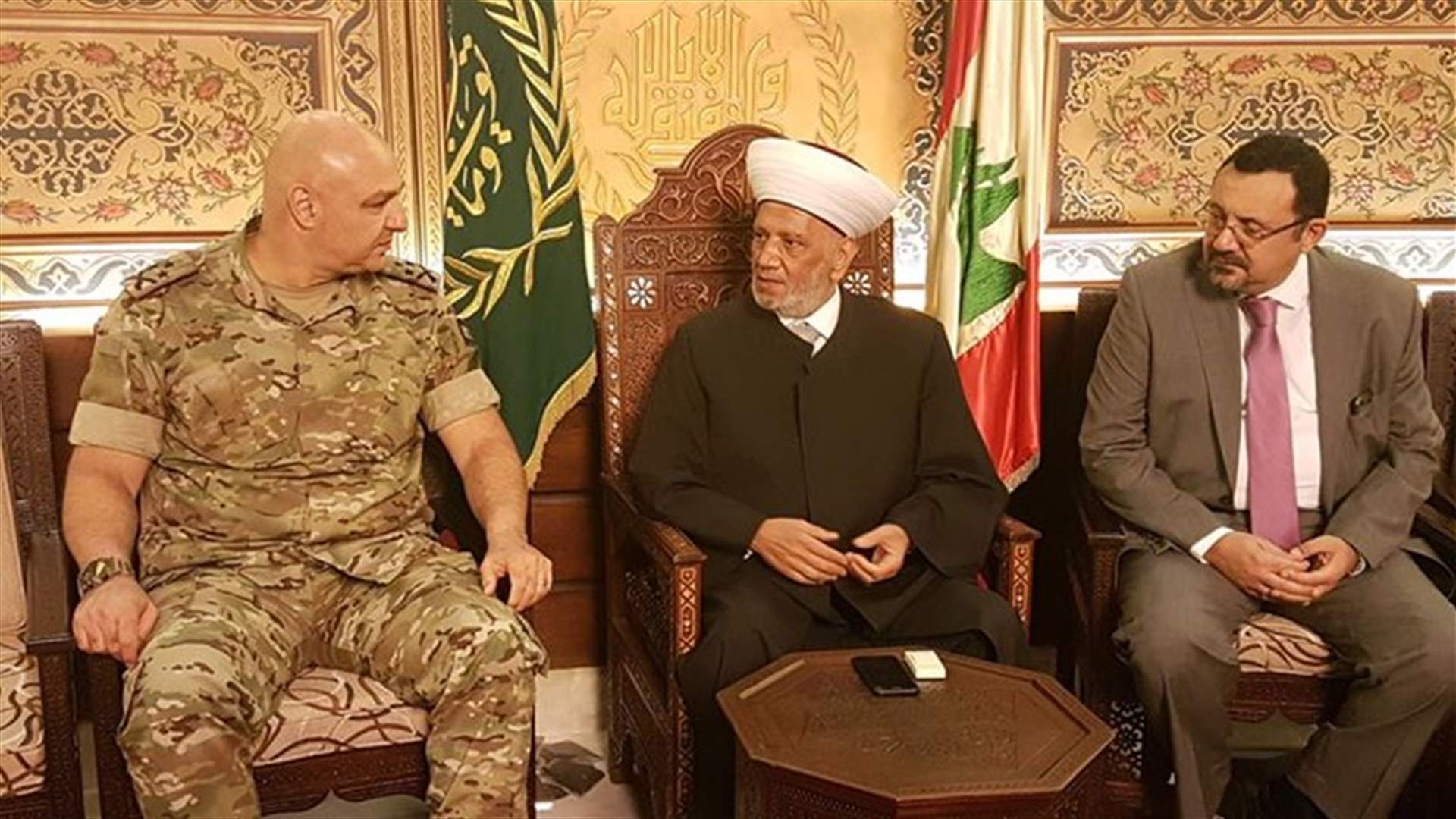 دريان استقبل العماد عون: الجيش وقيادته محل تقدير كل اللبنانيين واحترامهم
