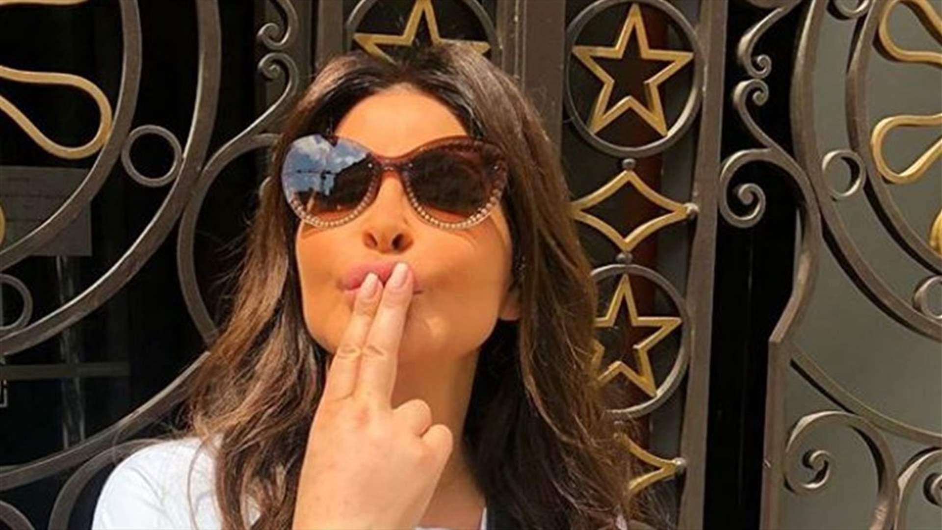بالصورة- رصدتها الكاميرا في شوارع باريس.. إليسا كما لم تروها سابقاً!