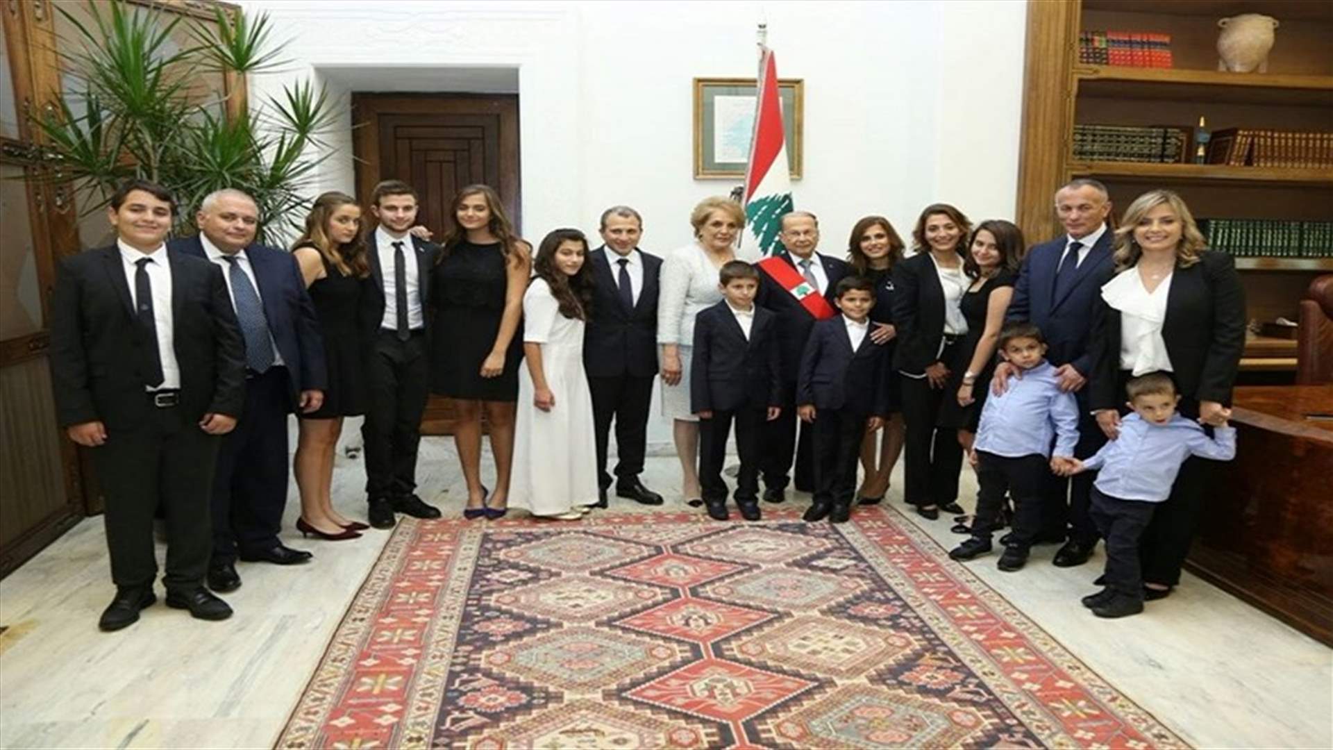 الجمهورية - الرئيس عون: أخشى ان كل شخص يبدأ اسم شهرته بحرف العين سيكون مشروع متهم