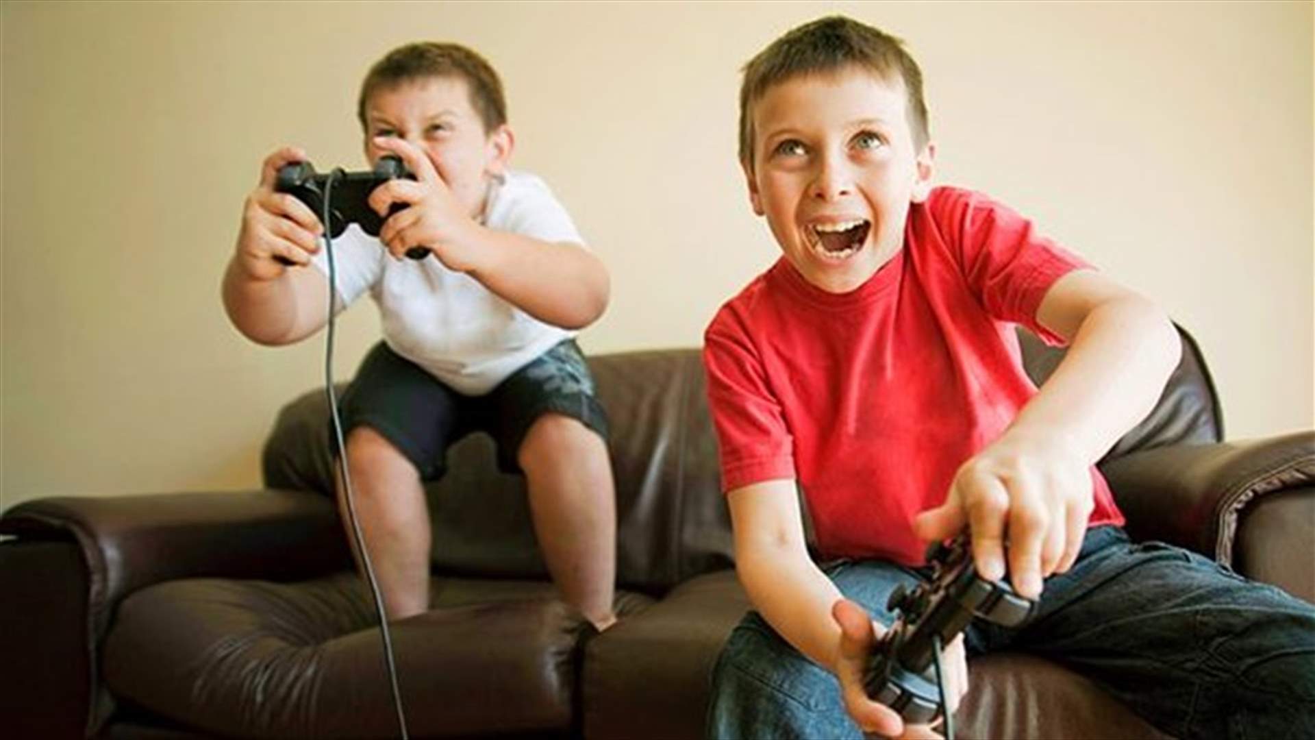 بالفيديو- القبض على رجل يتحرّش بالأطفال عبر الـ PlayStation