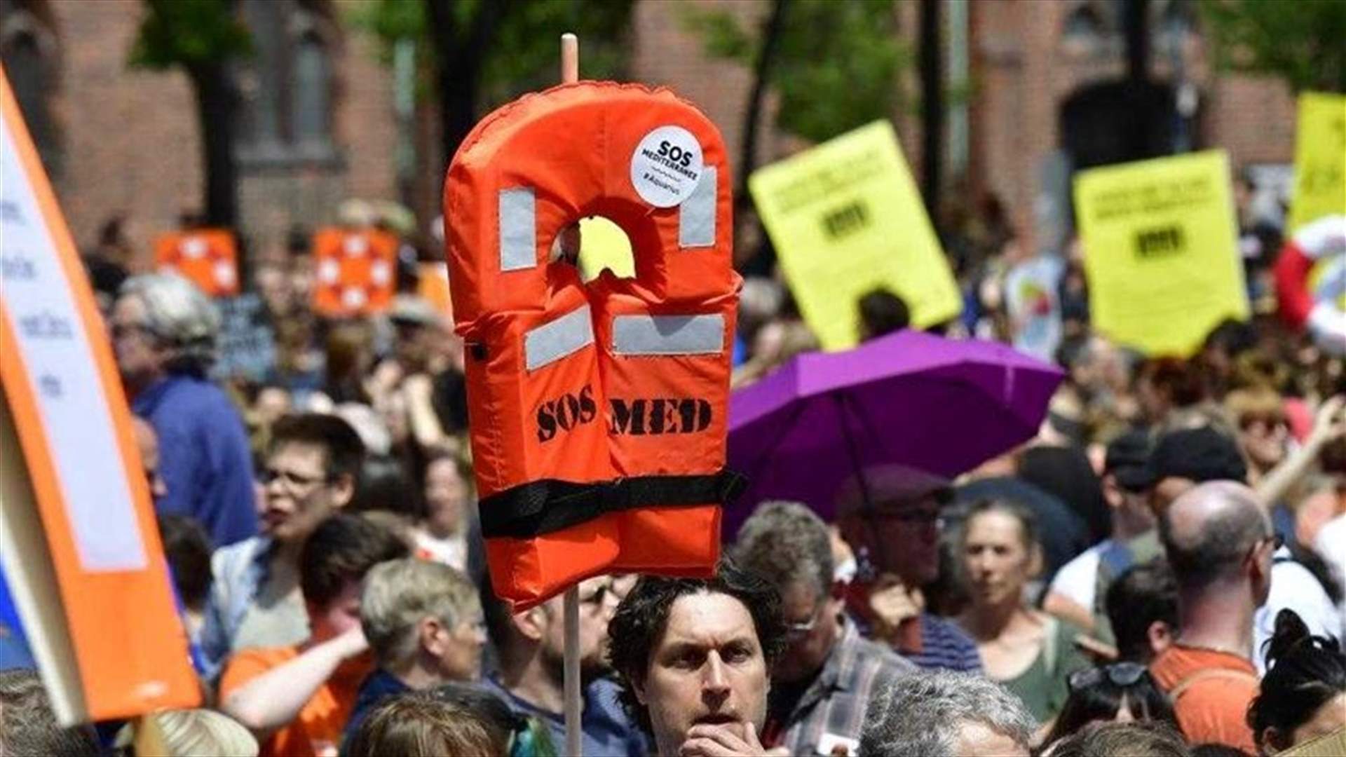 Hundreds protest in Berlin in support of migrants