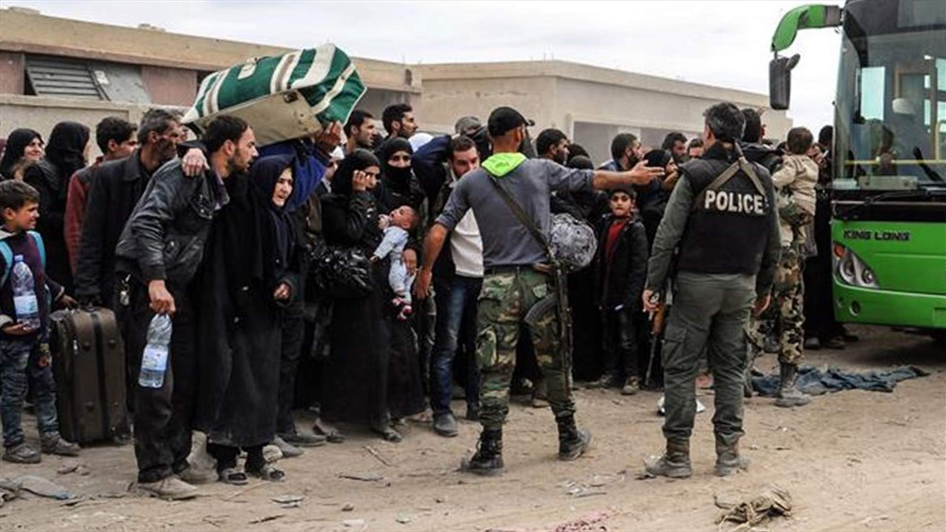روسيا تعتزم إجلاء 1000 شخص  من سوريا...