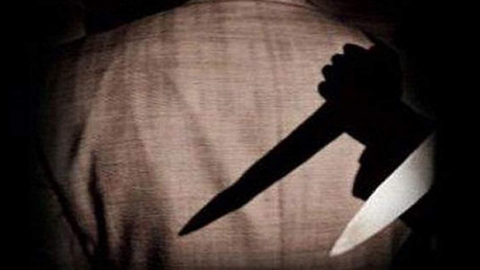 مراهقة عربية تنهي حياة والدها بأفظع الطرق... ما الذي دفعها الى ذلك؟