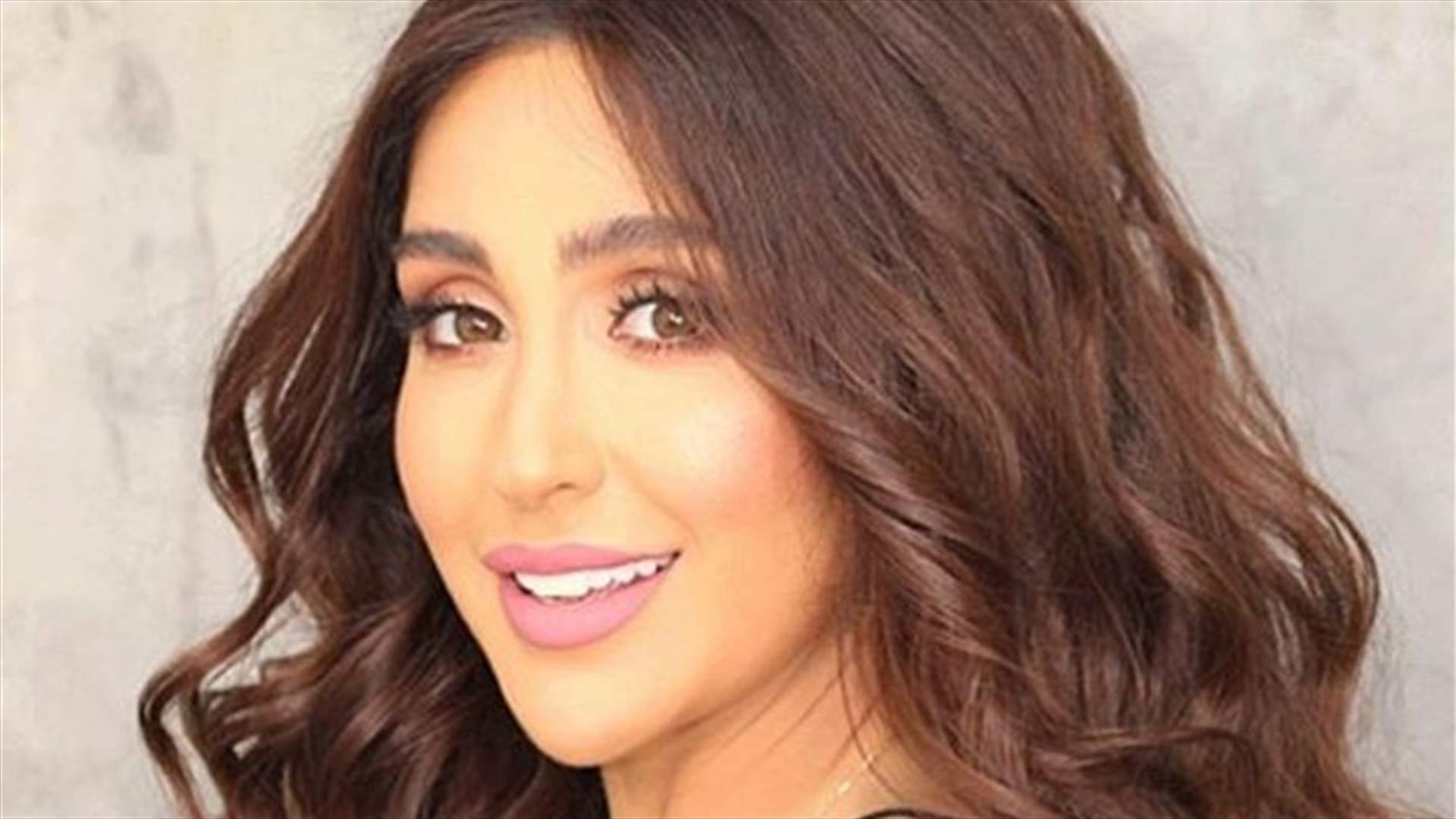 من إزالة الرموش إلى محادثات الواتساب.. أسرار جيسي عبدو في "Pop Quiz مع النجوم"