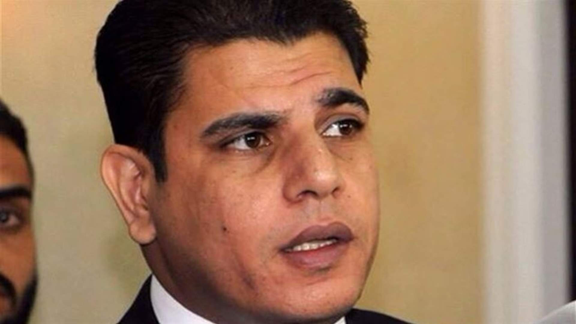 سالم زهران: قرار شجاع بوقف صفقة الميكانيك
