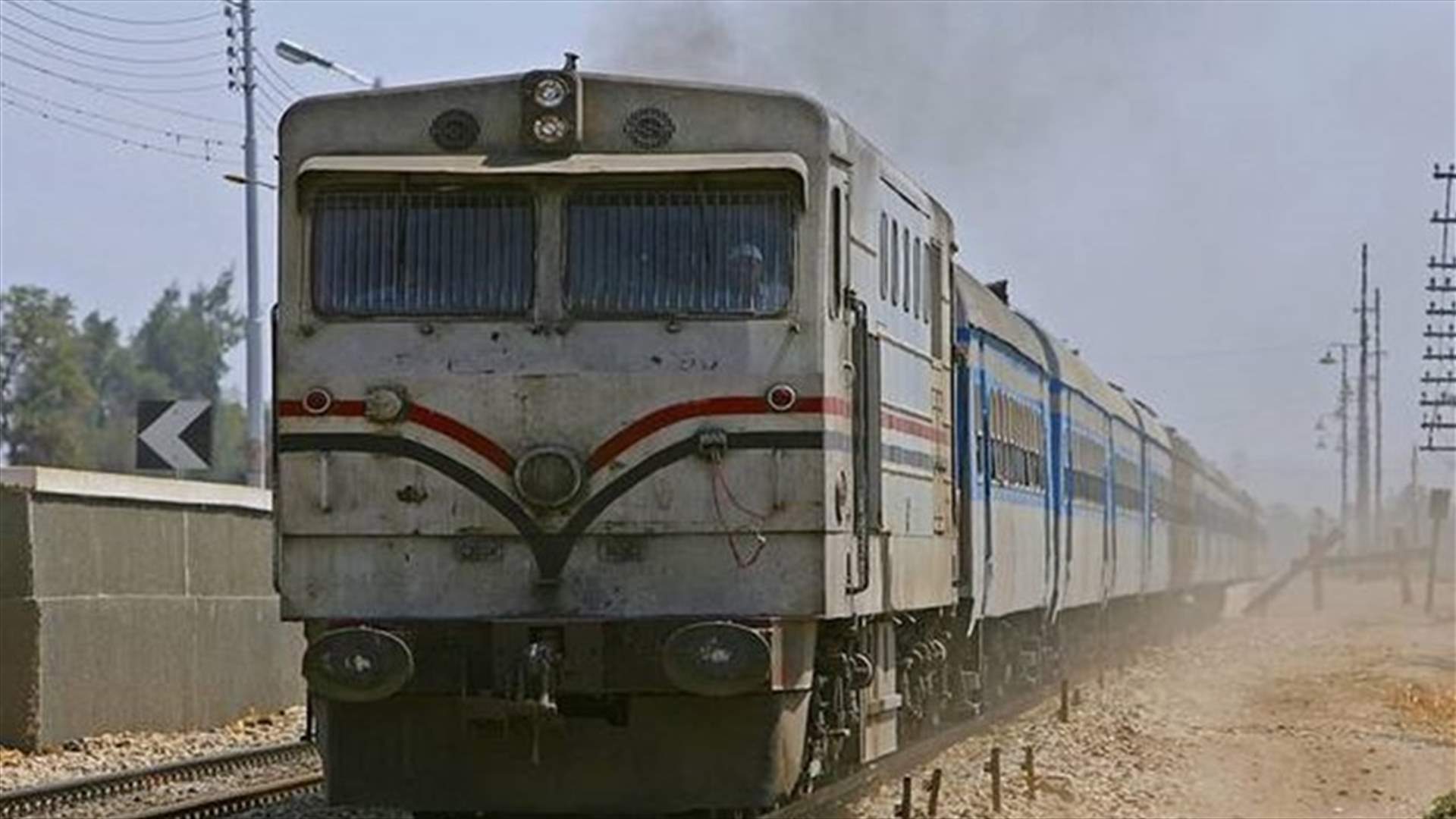 اصابة العشرات بعد خروج قطار عن القضبان في مصر