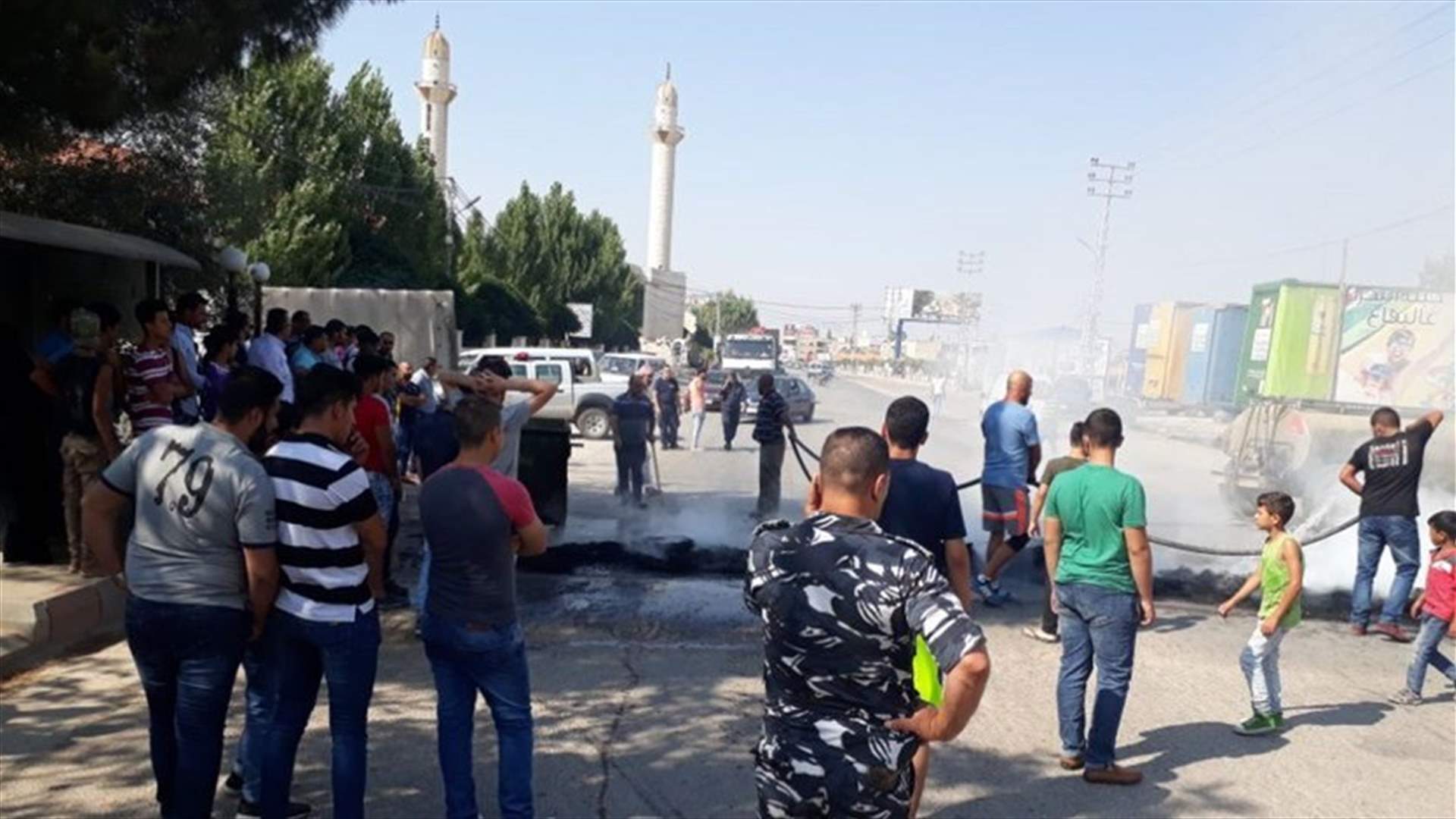 Famers cut off main road in Bekaa’s El-Marj