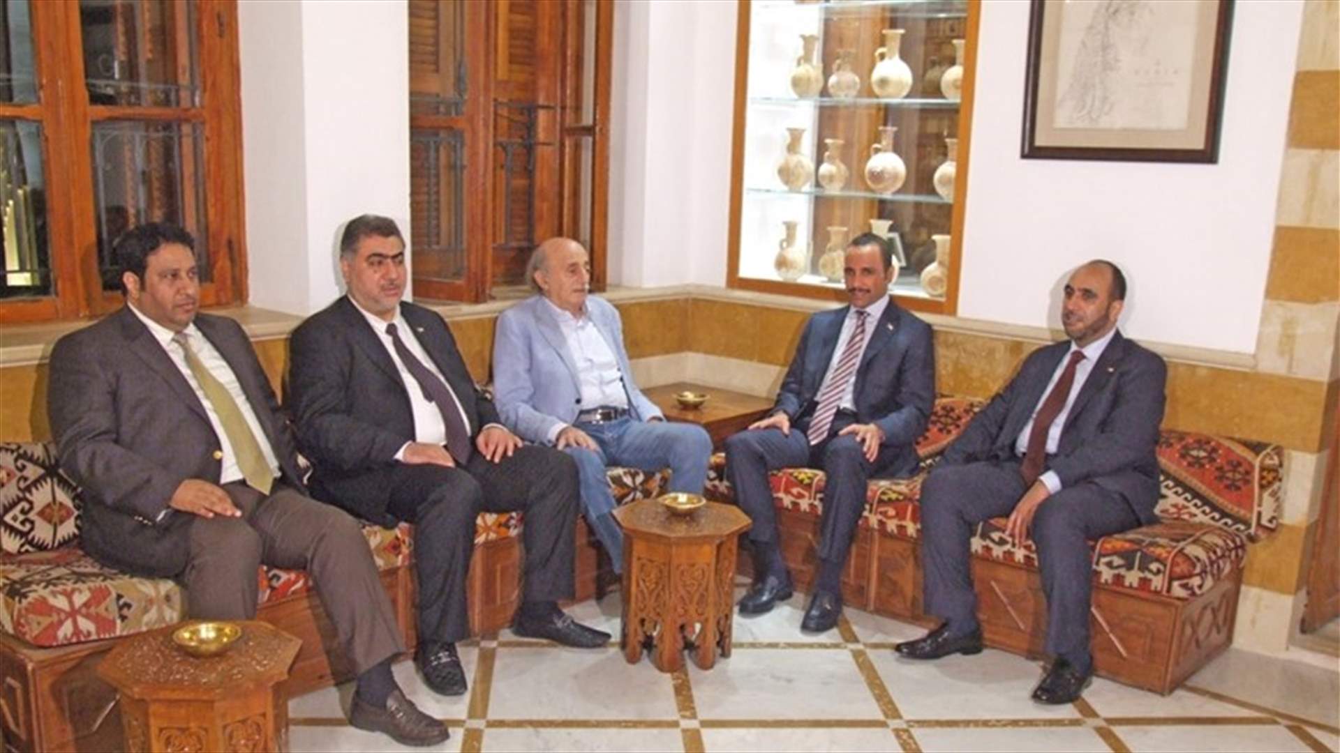 الأوضاع السياسية في لبنان والمنطقة بين جنبلاط والوفد الكويتي
