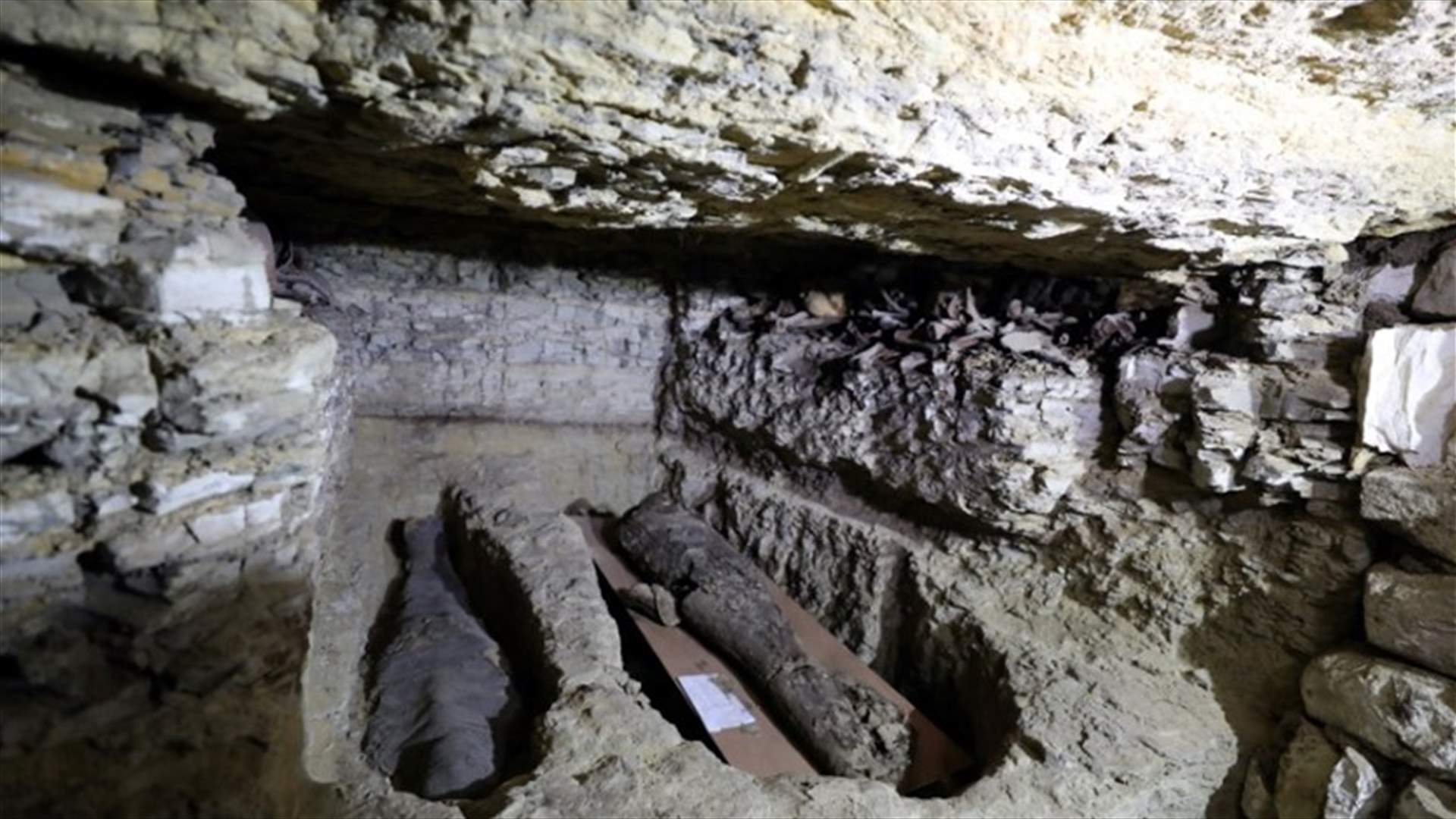 Egypt uncovers mummy burial site near Great Pyramids