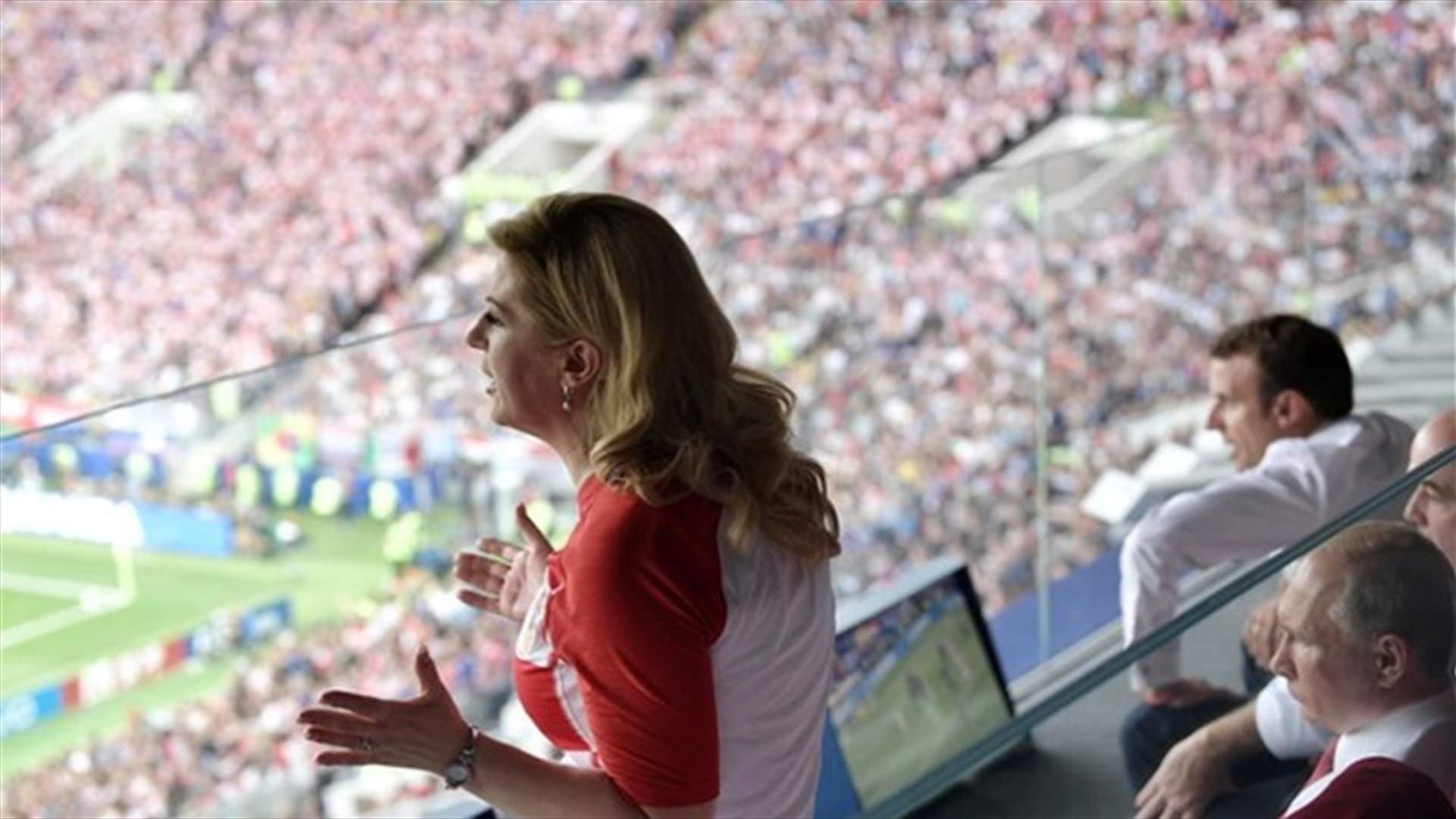 بالصور- رئيسة كرواتيا تأسر قلوب المعجبين في نهائي كأس العالم