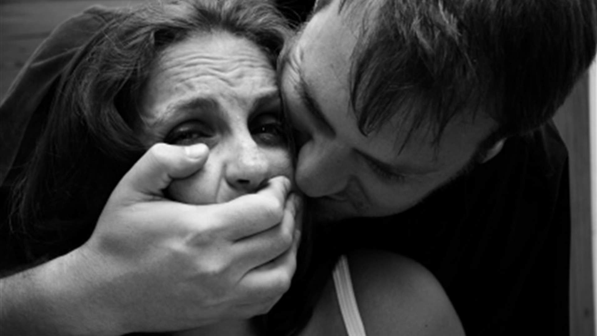 تعرّضت للاغتصاب الجماعي على يدّ خمسة أفراد من عائلتها... والعنف لم يتوقف عند هذا الحدّ!