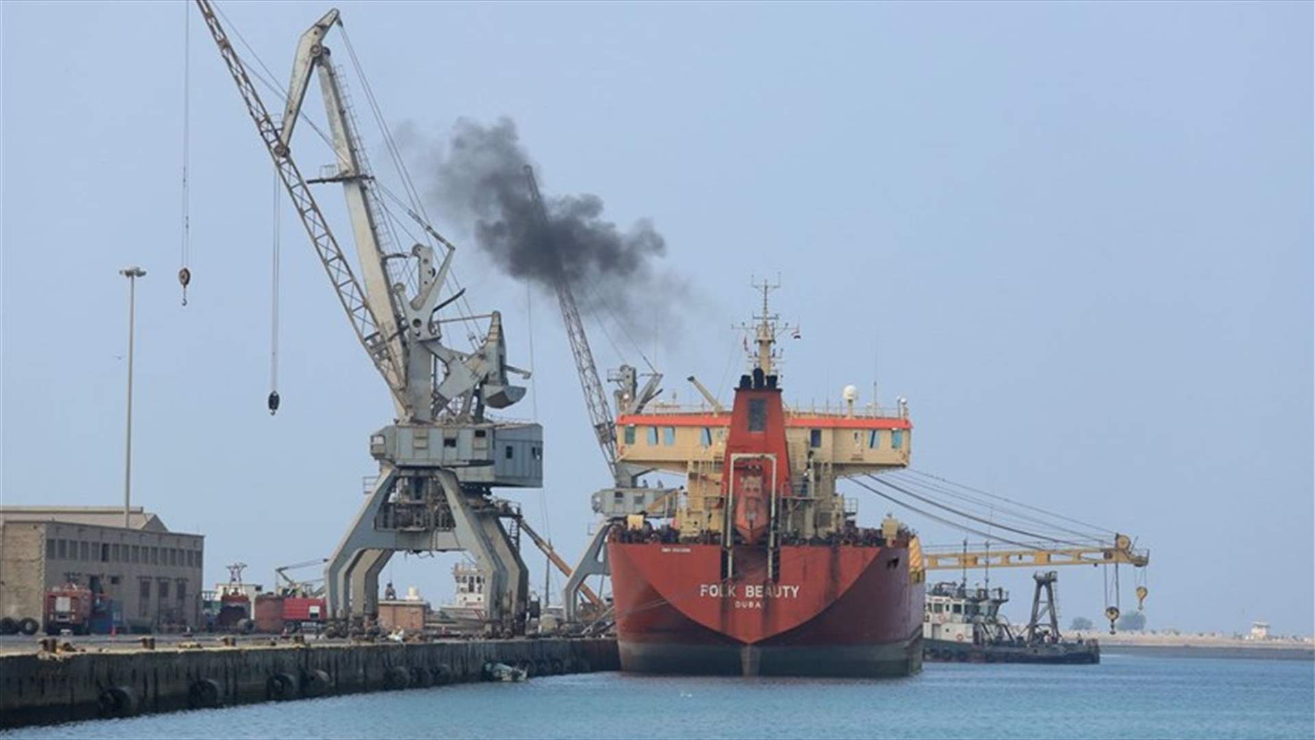 زعيم الحوثيين يبدي استعداده لتسليم السيطرة على مرفأ الحديدة للأمم المتحدة