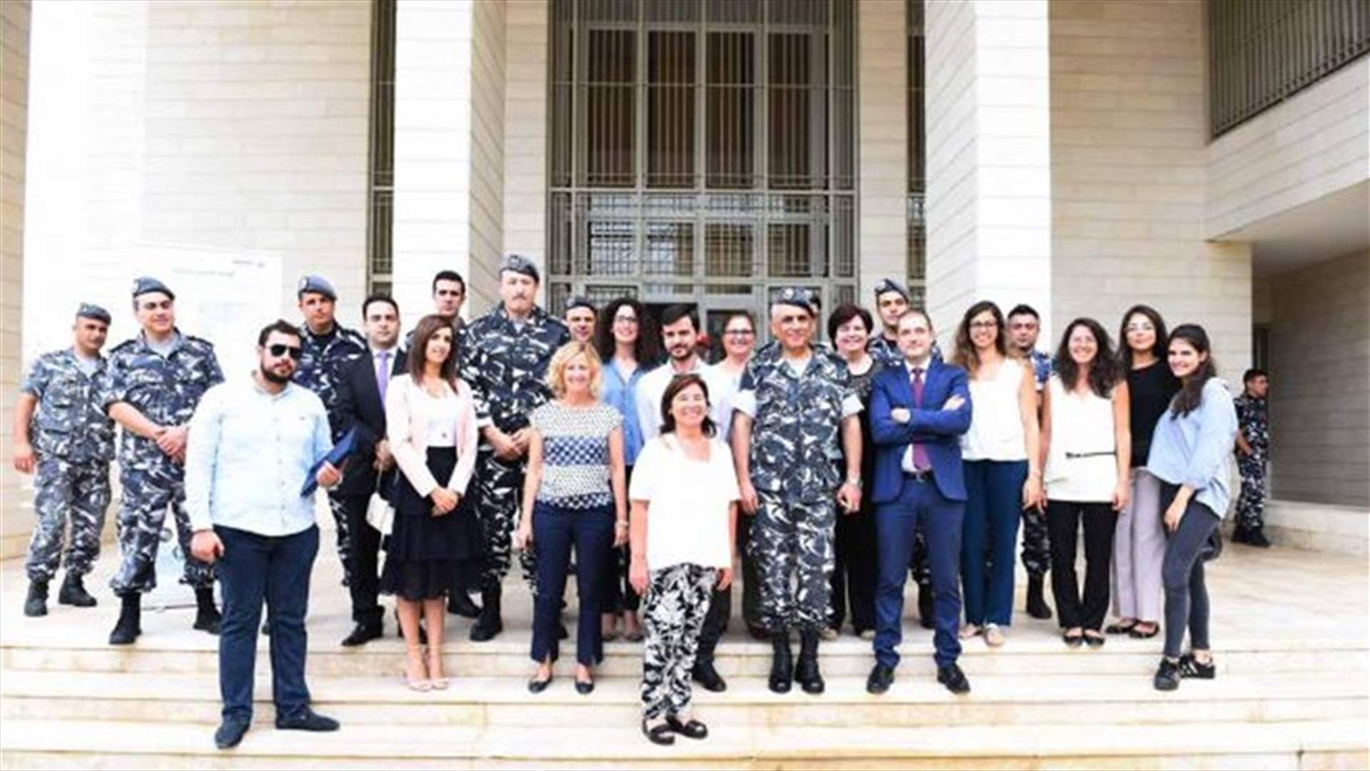 بالصور-  احتفال في سجن رومية