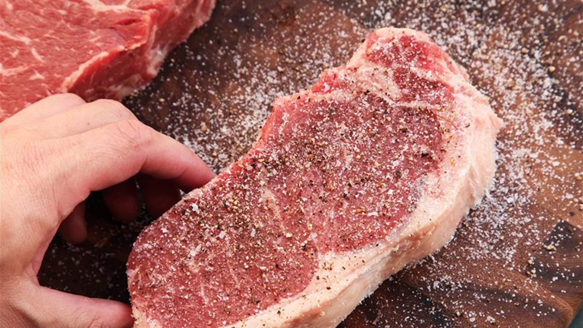 حيلة سهلة للتخلّص من الملح الزائد في طبق اللحم