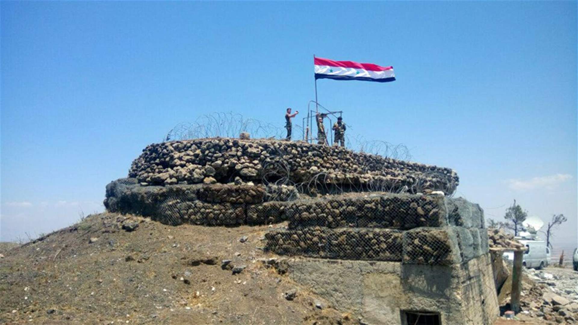 أكثر من 26 قتيلاً مدنياً في قصف جوي على جيب لداعش جنوب سوريا