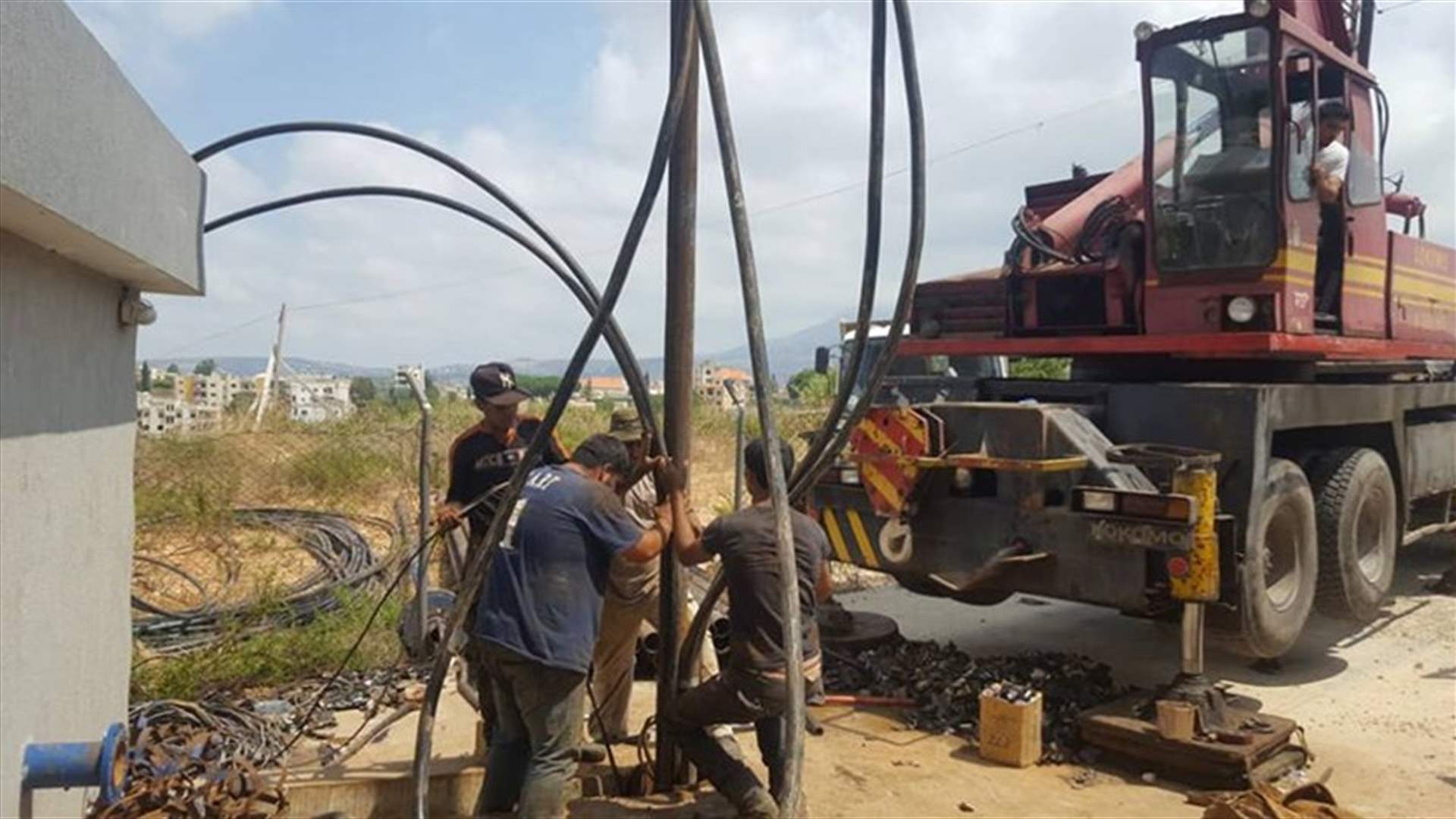 مؤسسة مياه لبنان في النبطية تباشر بتركيب غاطسة جديدة للمياه
