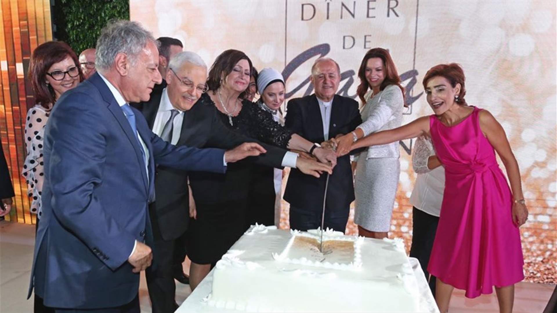 مركز جامعة اليسوعية للدراسات الجامعية يكرّم شخصيات سياسية واجتماعية