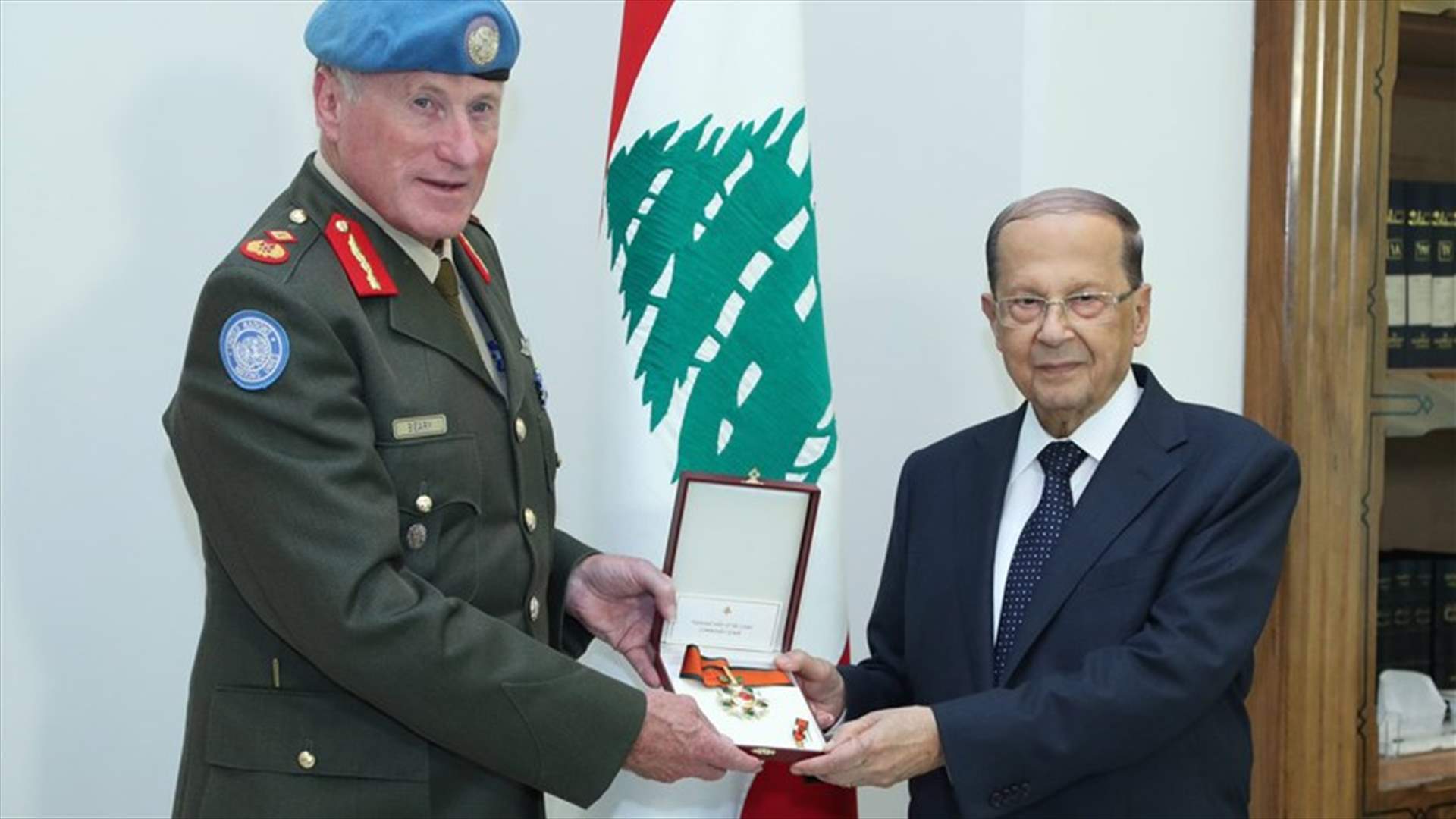 عون منح الجنرال مايكل بيري وساما لانتهاء مهامه: لبنان طلب تجديد ولاية اليونيفيل