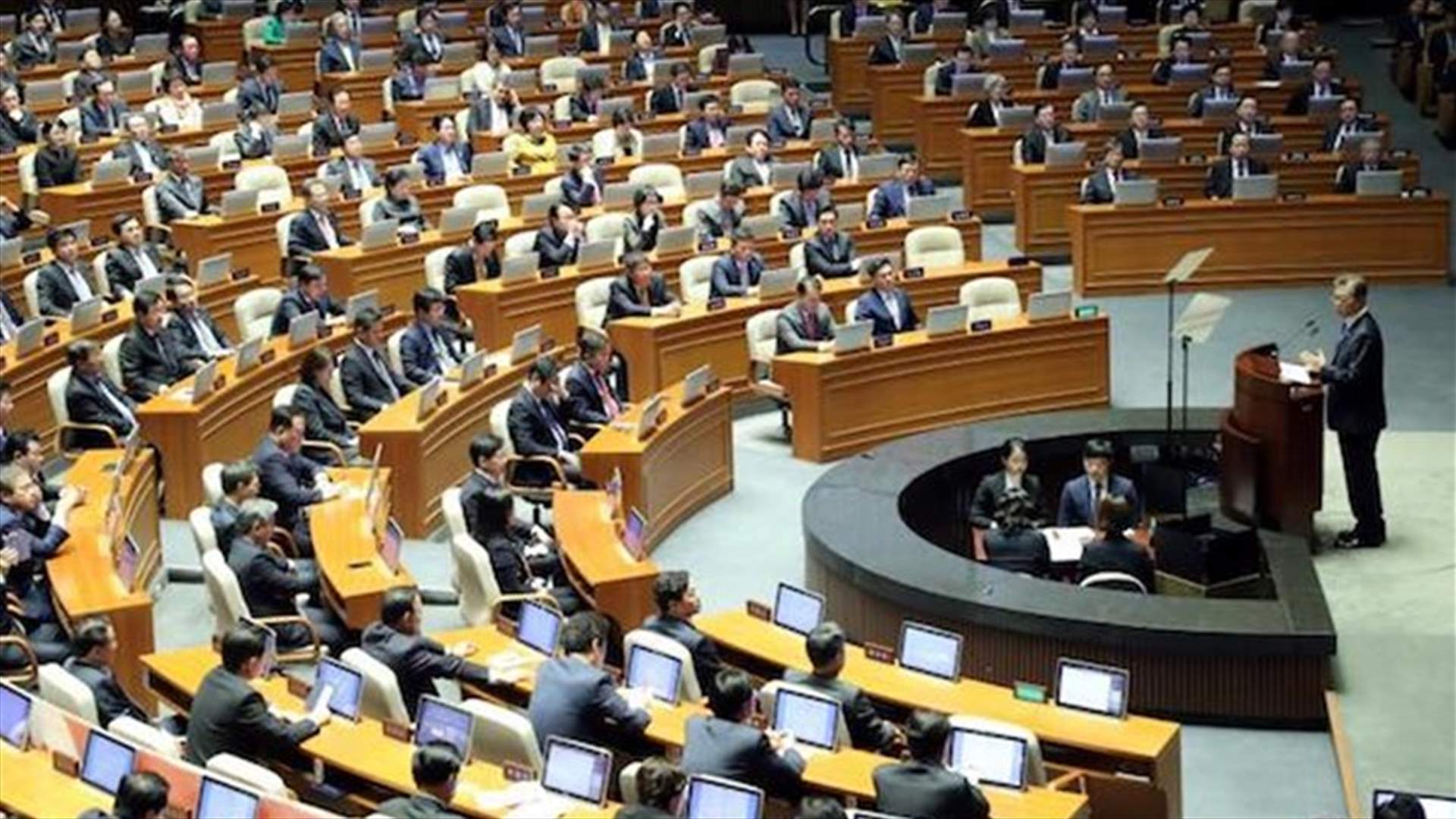 بعد اتهامه بقبول رشاوى...عضو في البرلمان ينتحر!