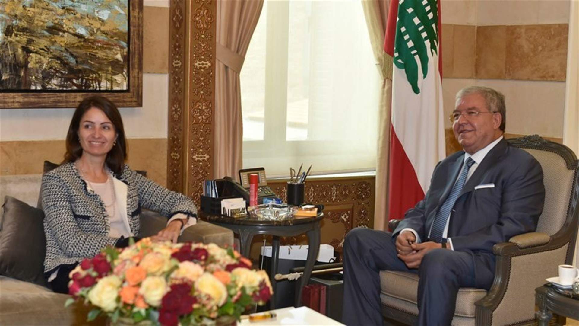 Al-Machnouk meets with Lassen; stresses need to ensure safe return for refugees