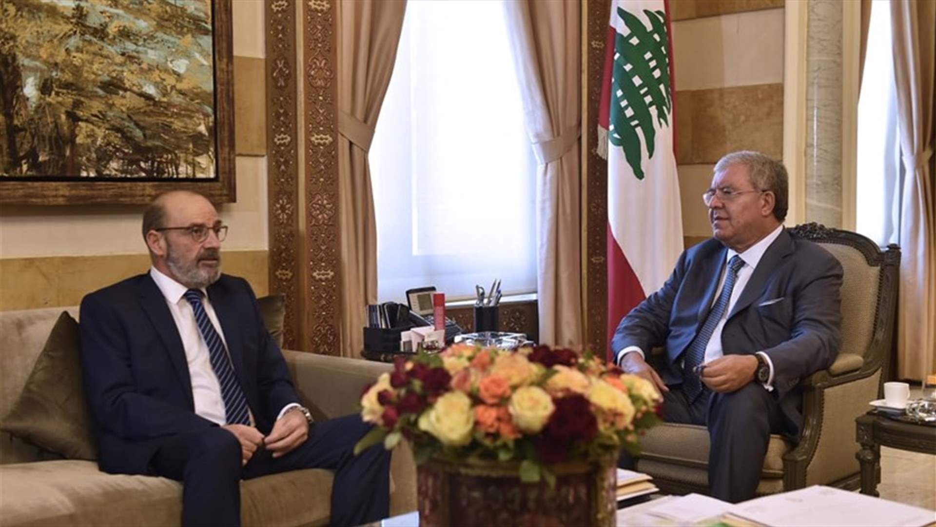 المشنوق استقبل الصراف: بحث "وساطة روسيا" لعودة النازحين