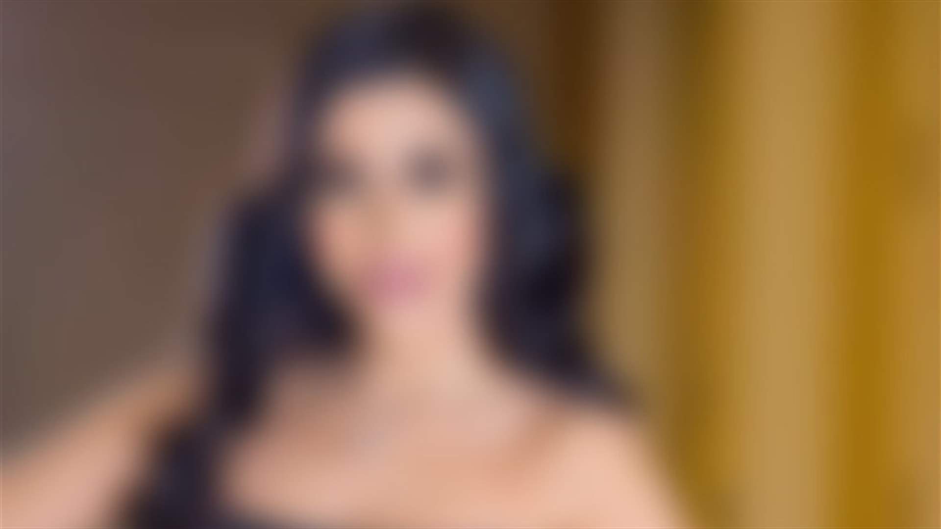 بالفيديو - نجمة لبنانية حامل تصاب بالصدمة في عيادة الطبيبة النسائية