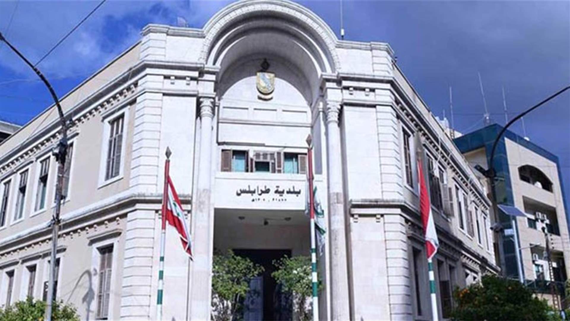 عمال بلدية طرابلس يطالبون بمستحقاتهم