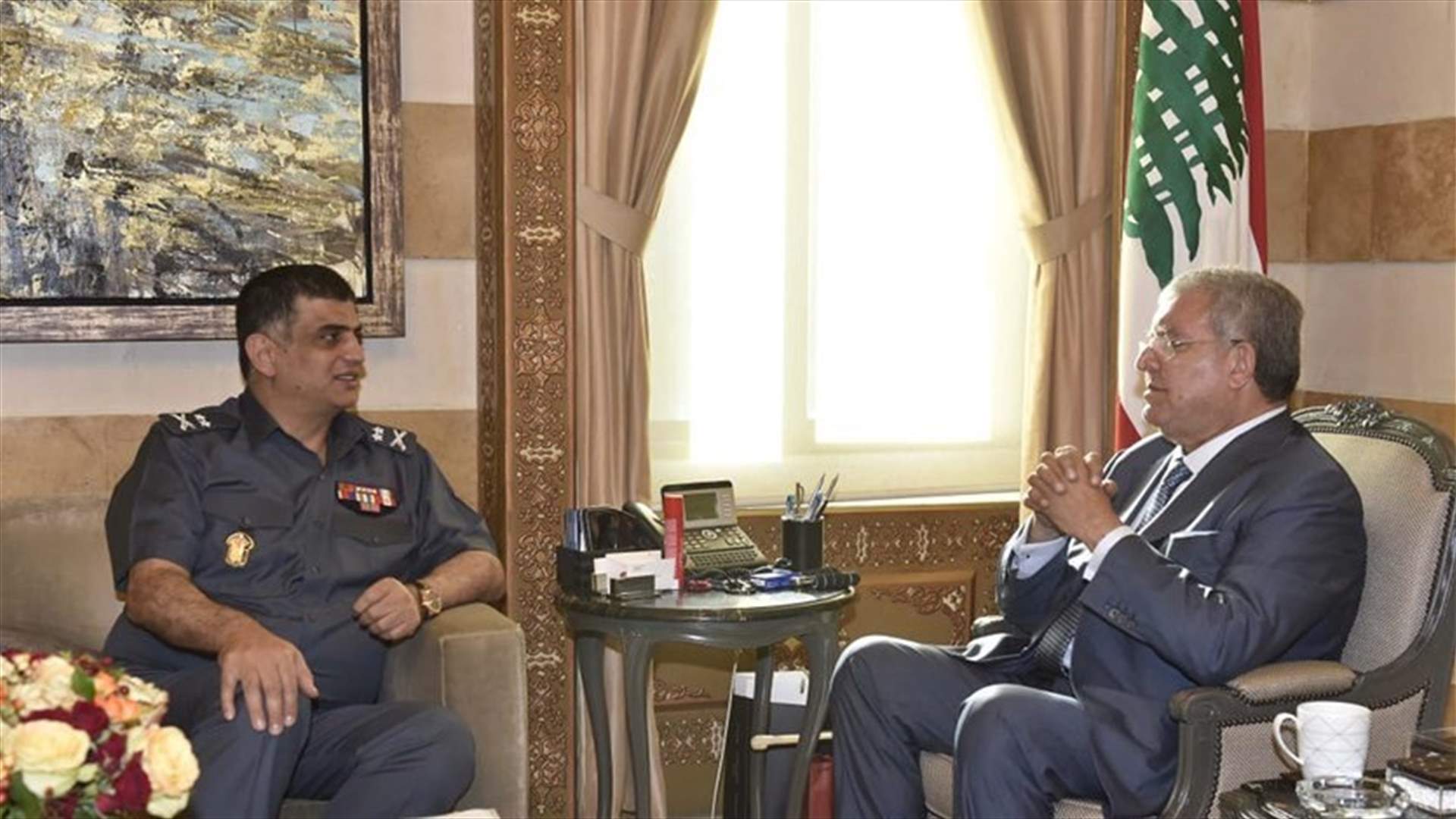 Minister al-Mashnouk meets with ISF’s Osman, tackles security situation