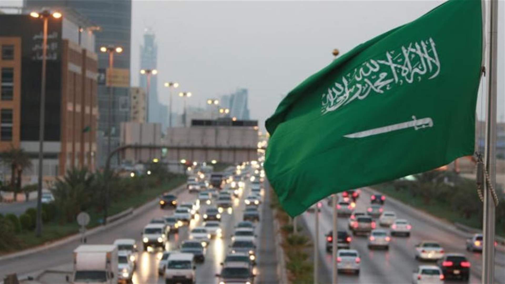 الحوثيون يستهدفون ناقلة نفط سعودية في البحر الأحمر
