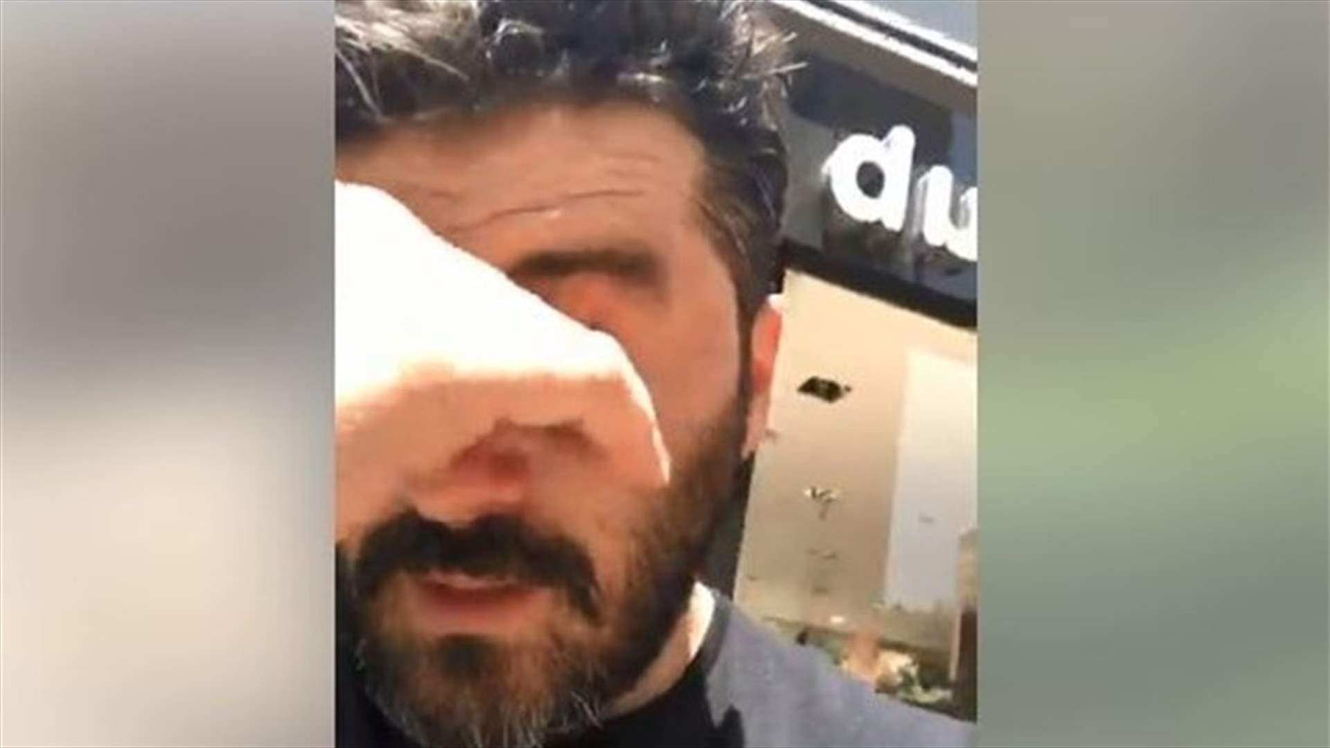 بالفيديو- يزن السيد ينهار بالبكاء في بثٍ مباشر.. البلديّة أزالت عقاره وشرّدت العائلات