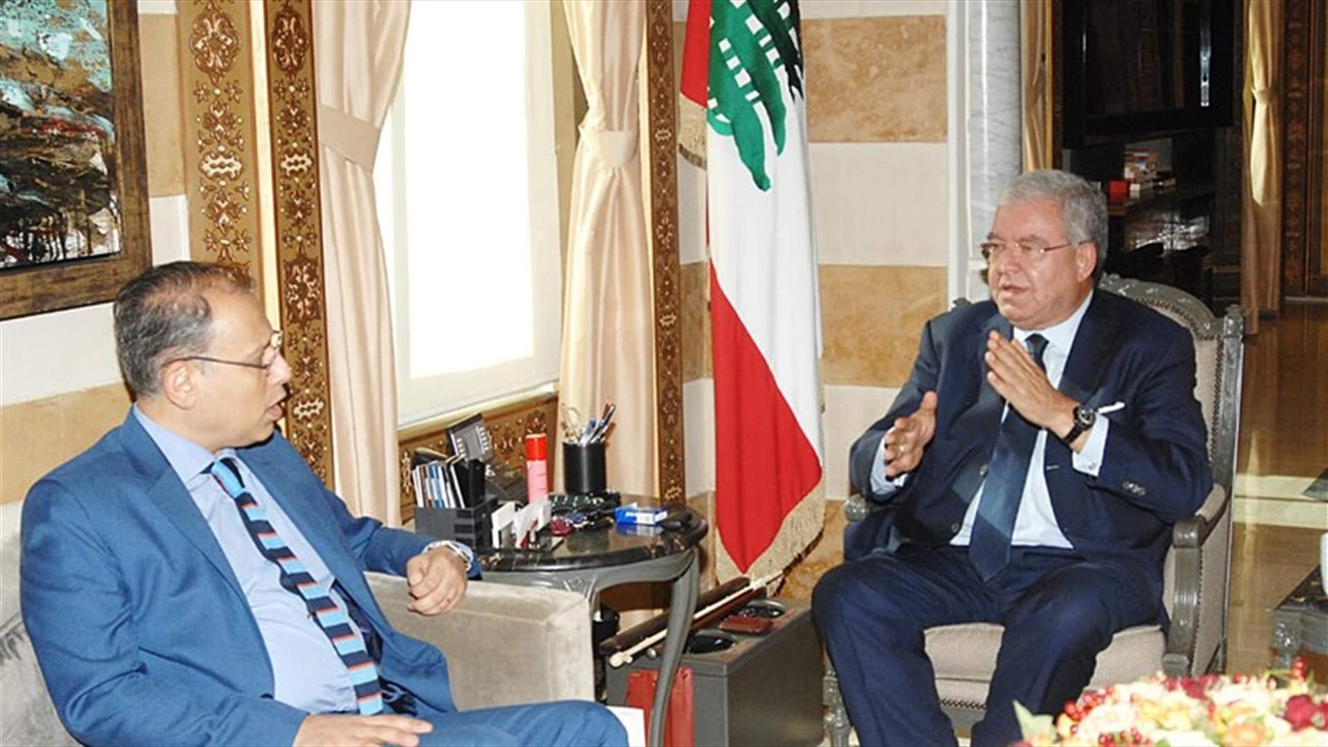 المشنوق استعرض وسفير مصر المشروع الروسي لإعادة النازحين السوريين