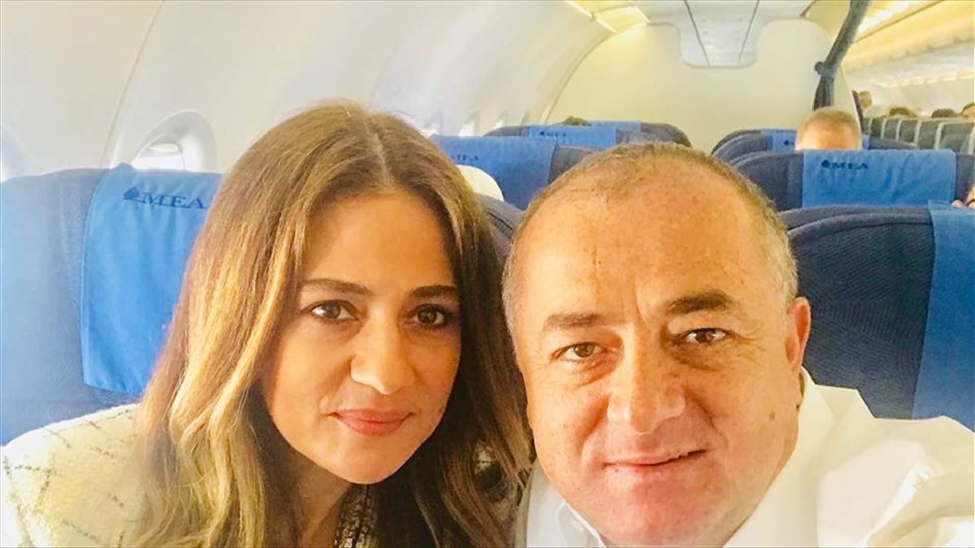 سيلفي الياس بوصعب وجوليا بطرس في الطائرة... ومن استقبلهما في عمان؟