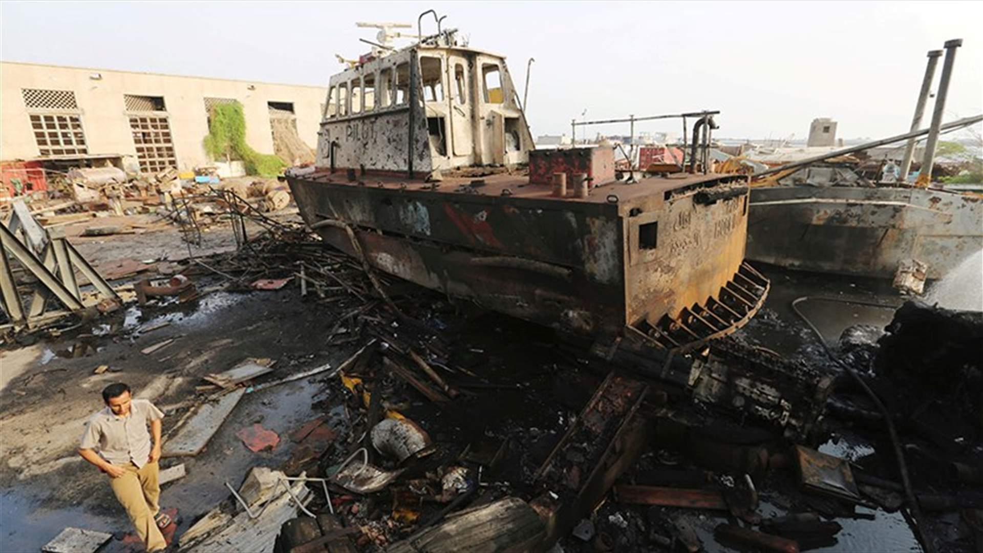 Saudi-led coalition renews strikes on Yemen's main port city