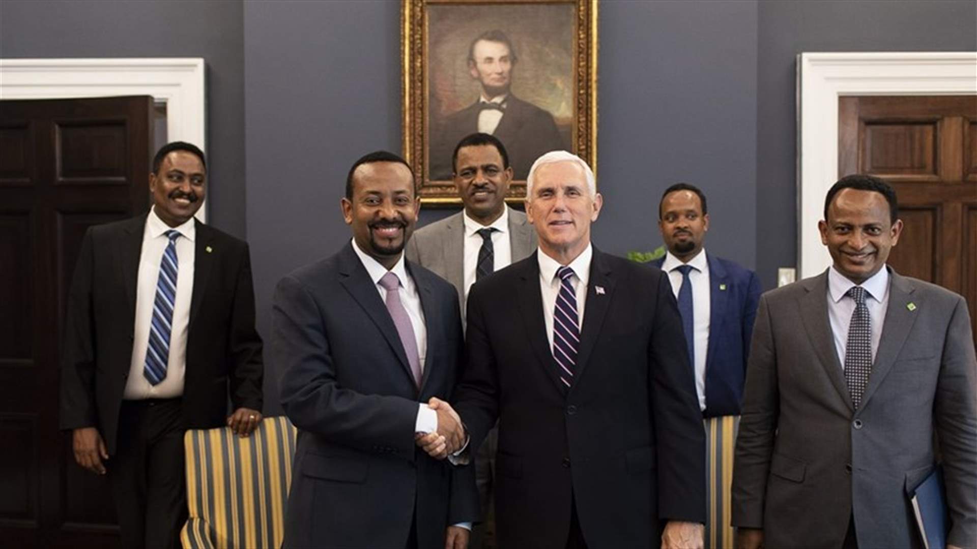 نائب الرئيس الأميركي يجتمع مع رئيس وزراء إثيوبيا ويشيد بالإصلاحات