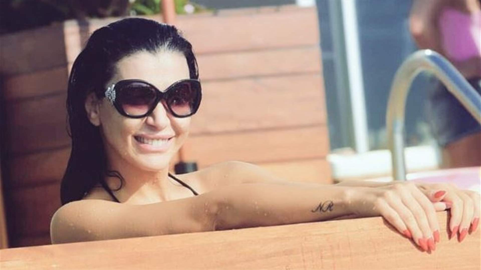 نادين الراسي تُشوّق متابعيها لعملٍ فني جديد بعيداً عن التمثيل!