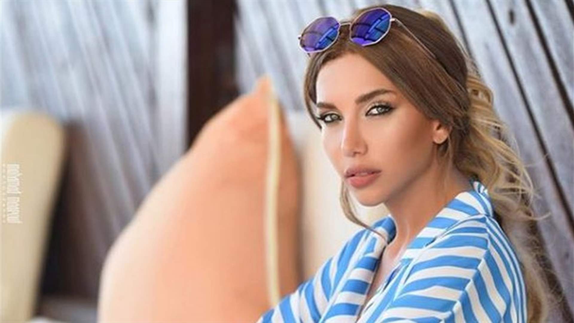 بالفيديو- بعد "وزّع شوكولاتة".. دانا تضرب من جديد وترقص في الشارع
