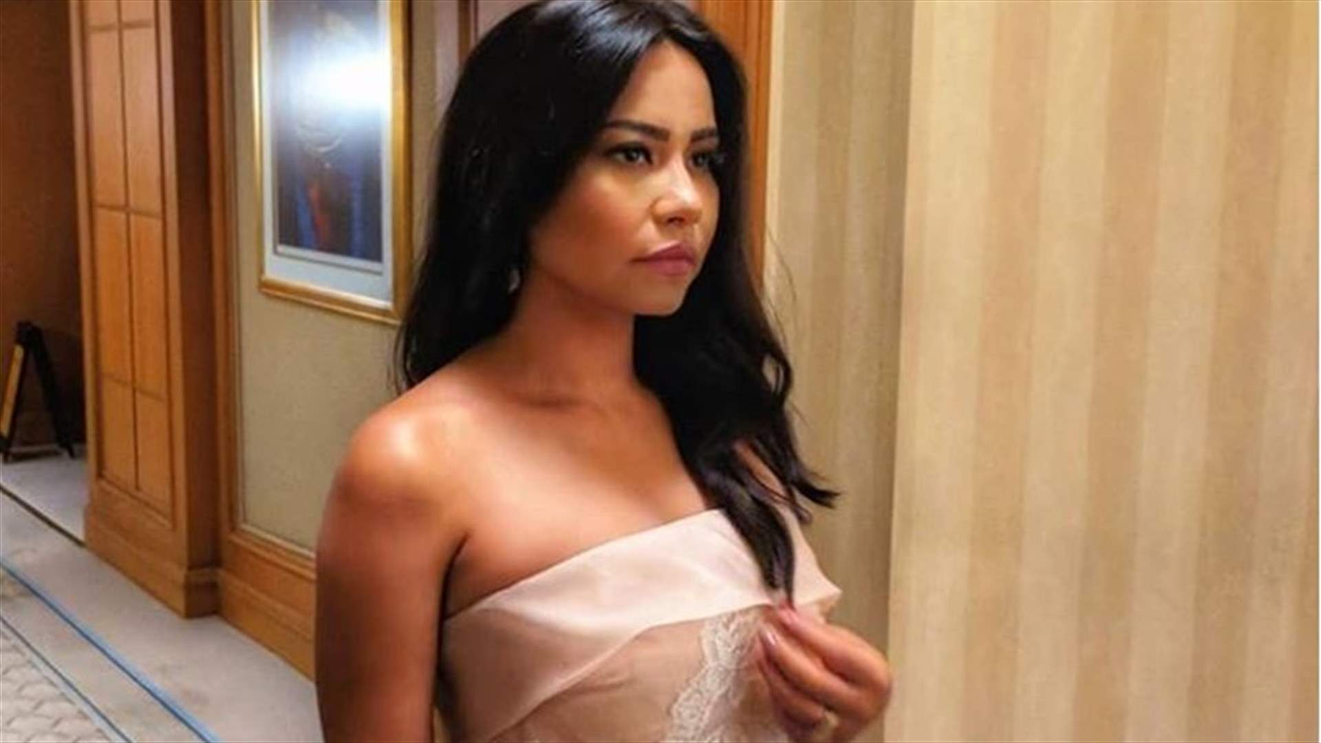 شيرين عبد الوهاب تقبّل زوجها حسام حبيب بعفوية وتشعل الإنترنت