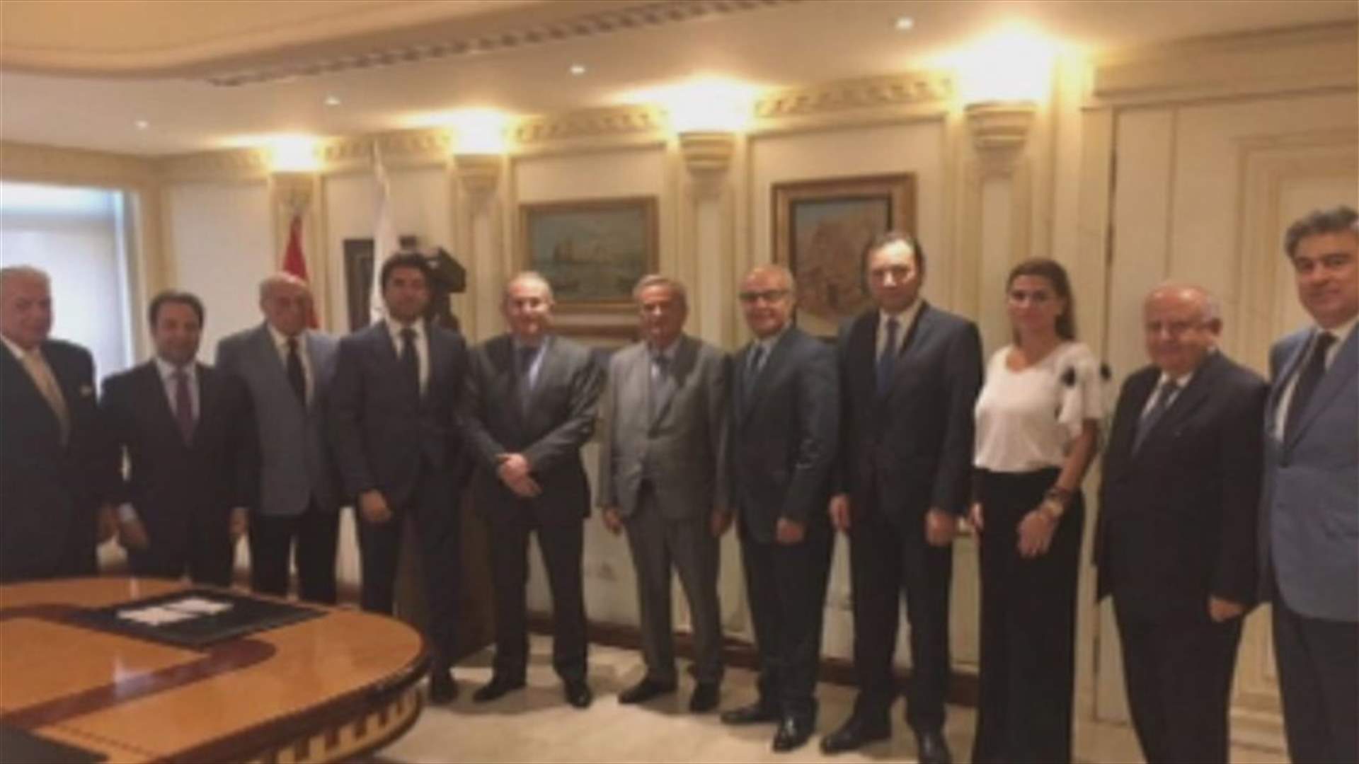سلامة يؤكد استقرار العملة الوطنية...