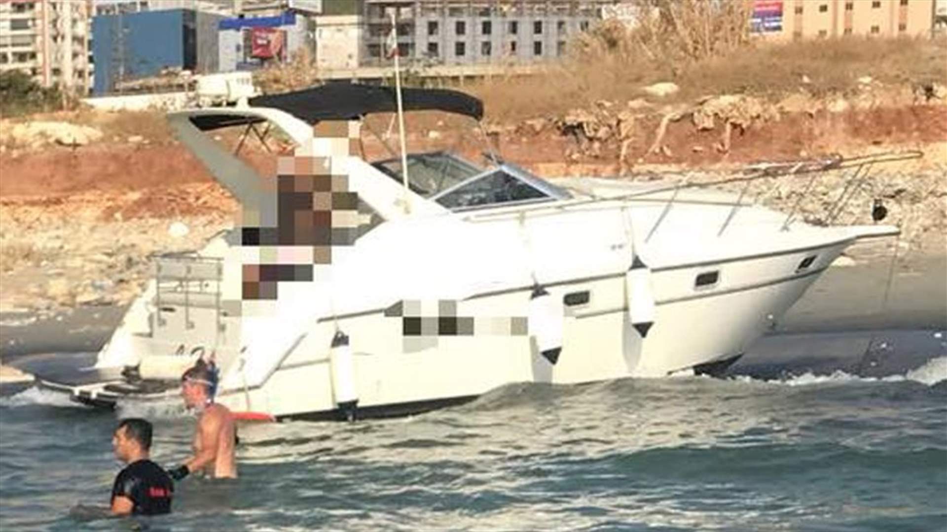 عطل مفاجئ على زورق كاد أن يؤدي إلى تحطّمه...(صور)