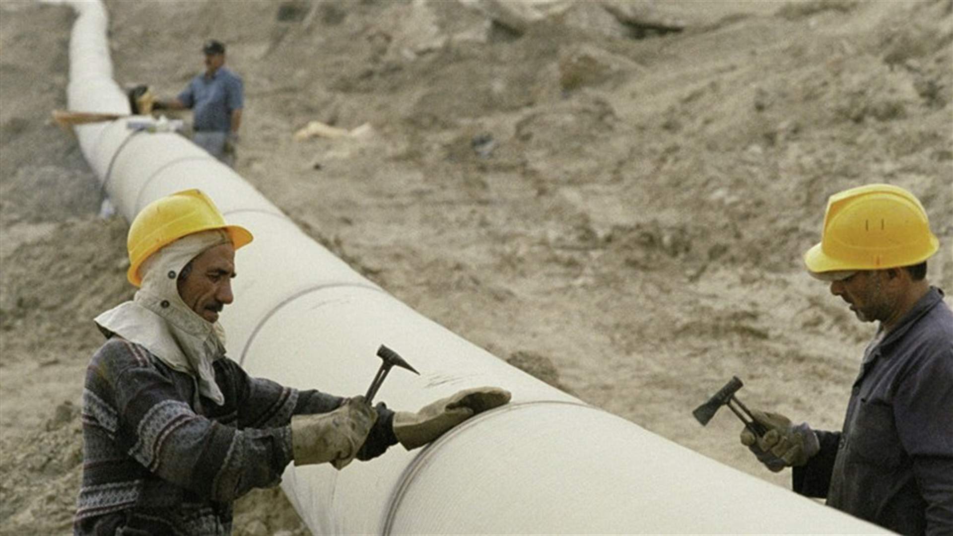هجوم بالقنابل يؤدي إلى وقف خط نفطي في كولومبيا