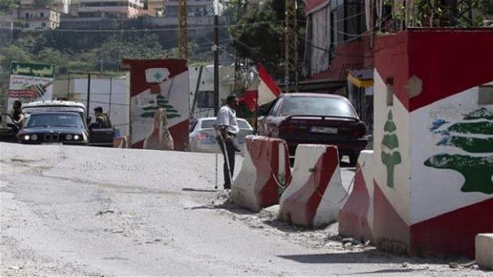 الجيش تسلم المتسببين بإشكال مخيم المية ومية...