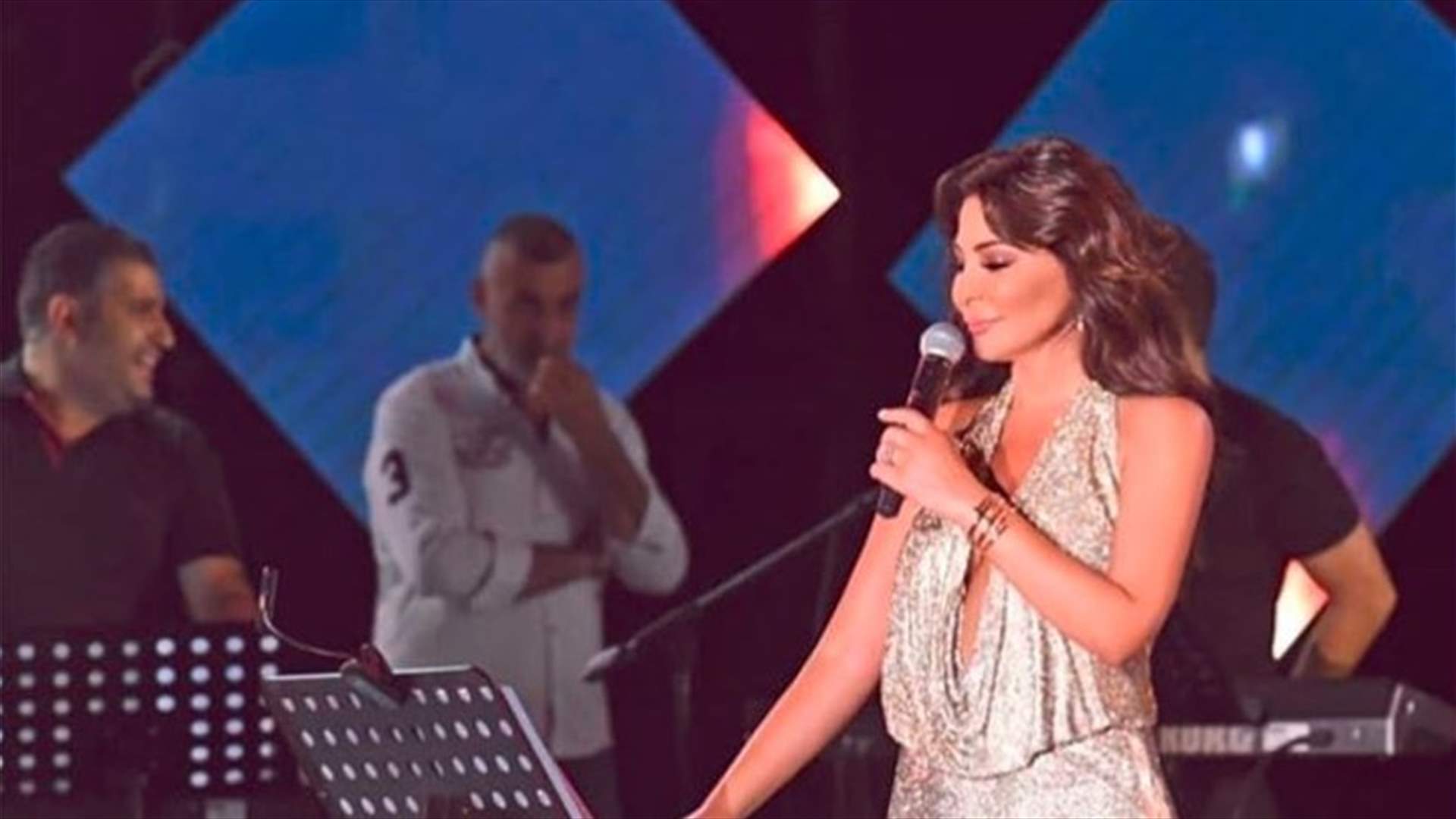 إليسا تردّ على من اتهمها بإدعاء الإصابة بسرطان الثدي