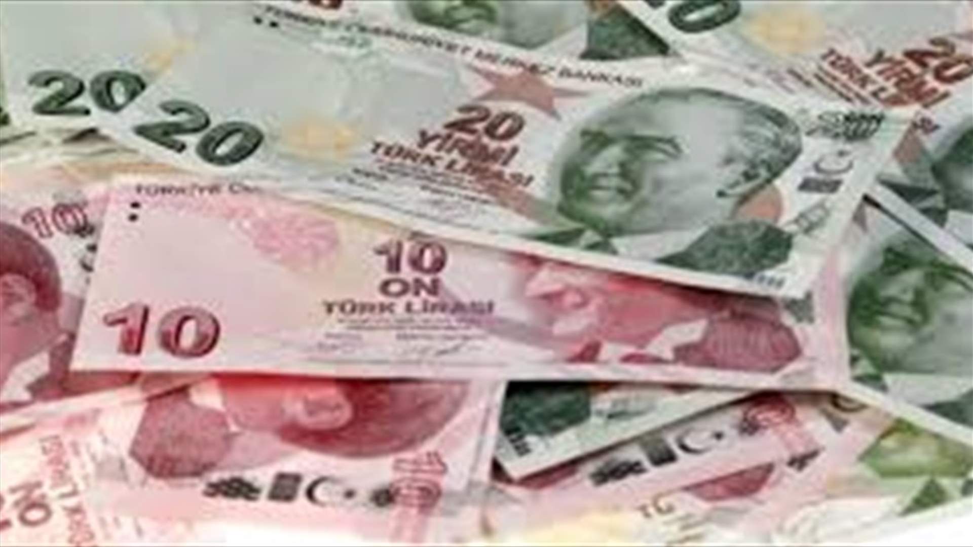 الليرة التركية تهبط لمستوى قياسي جديد