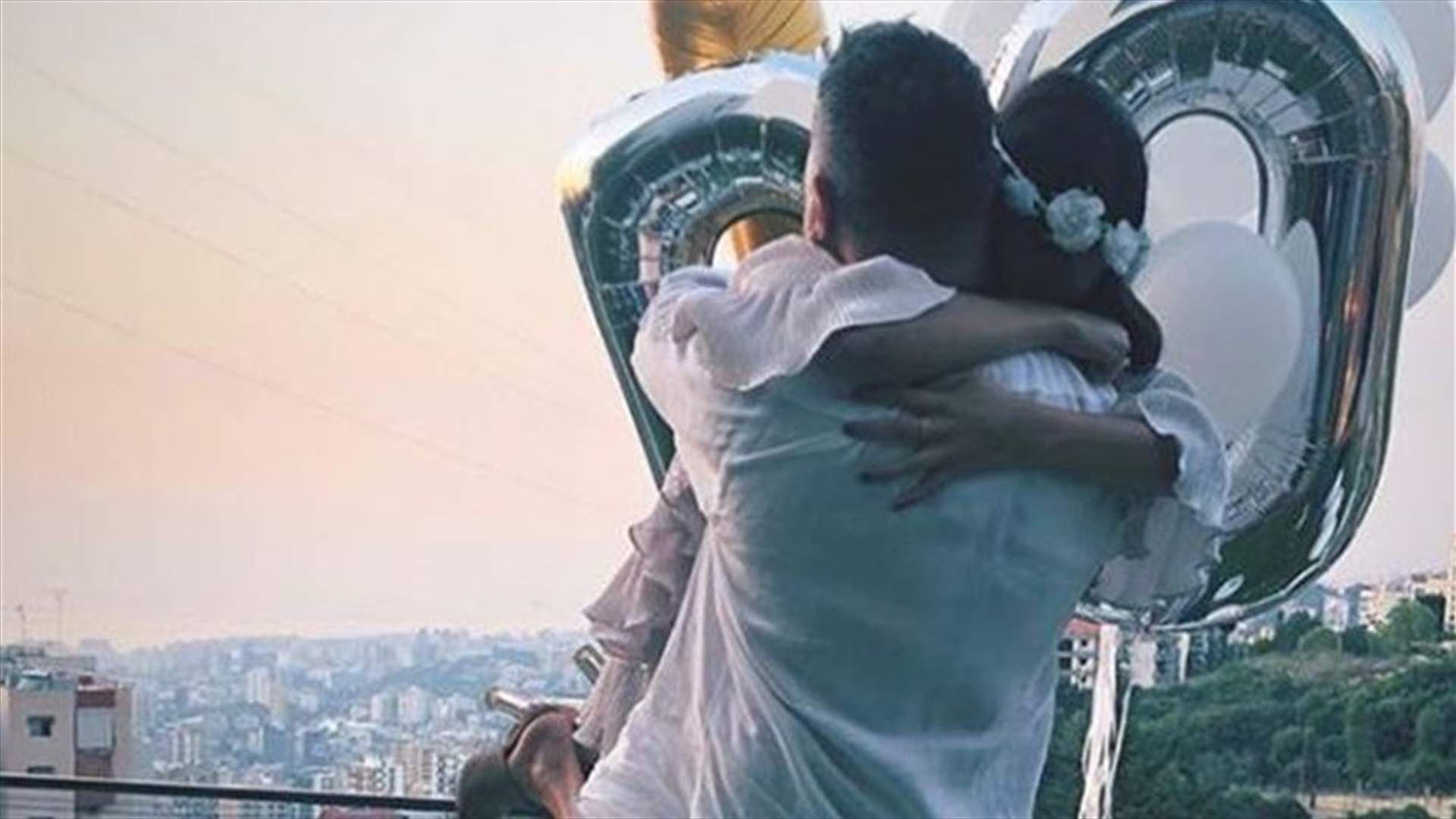 زواج فيني رومي بالصور.. قبلة حميمة والعروس تخلّت عن الفستان الأبيض!