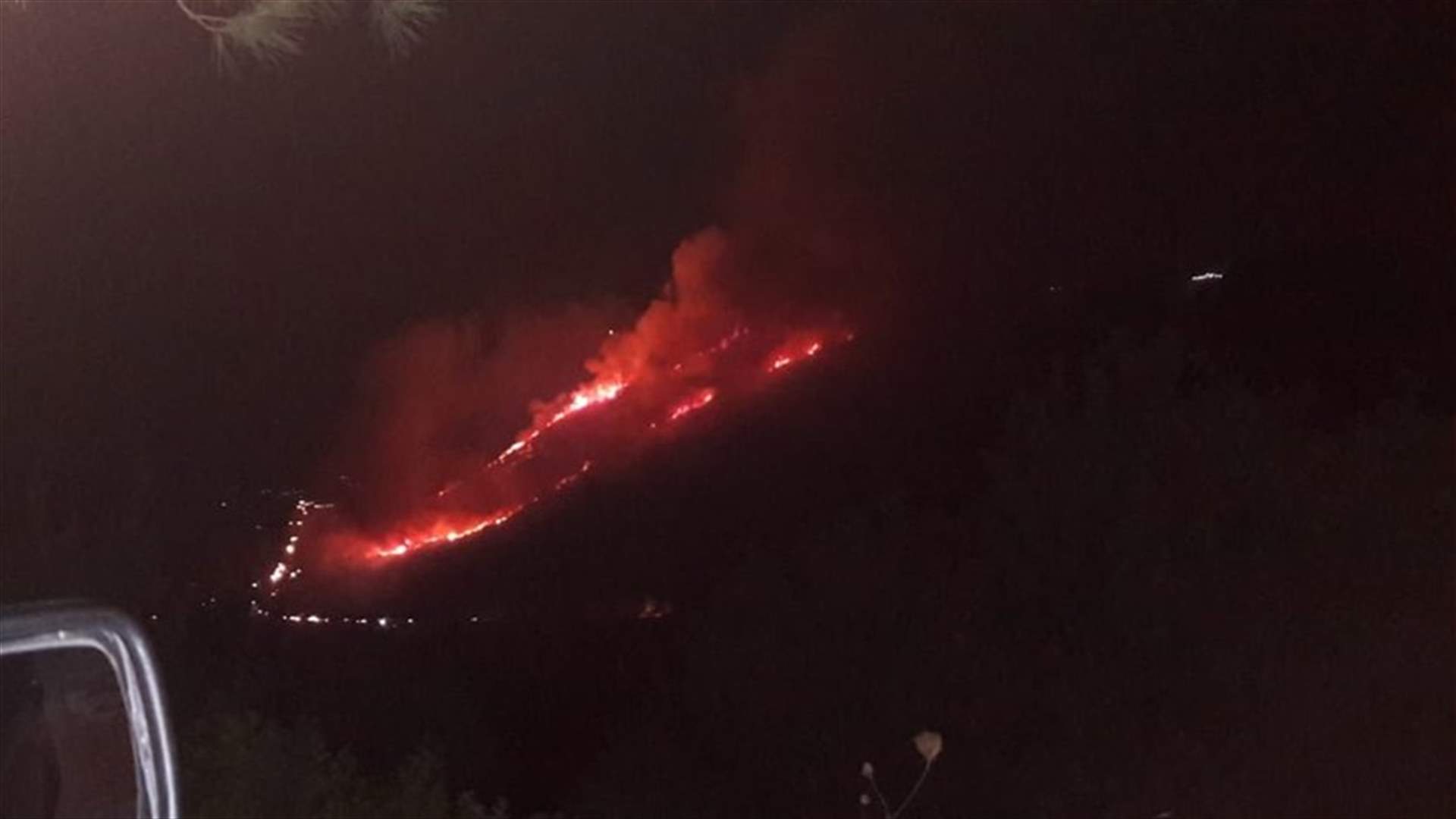 حريق كبير في أحراج حامات-البترون... وصورٌ للنيران تلتهم مساحة واسعة من الاشجار