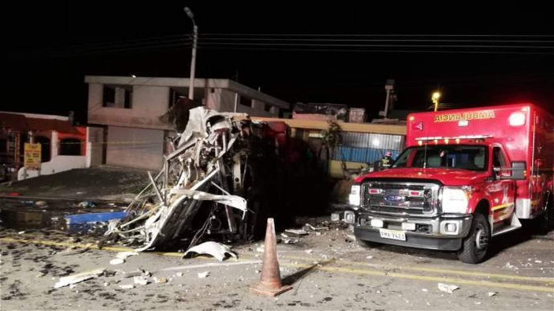 حادث سير مروّع في الإكوادور... سقوط 22 قتيلا و18 جريحا (صور)