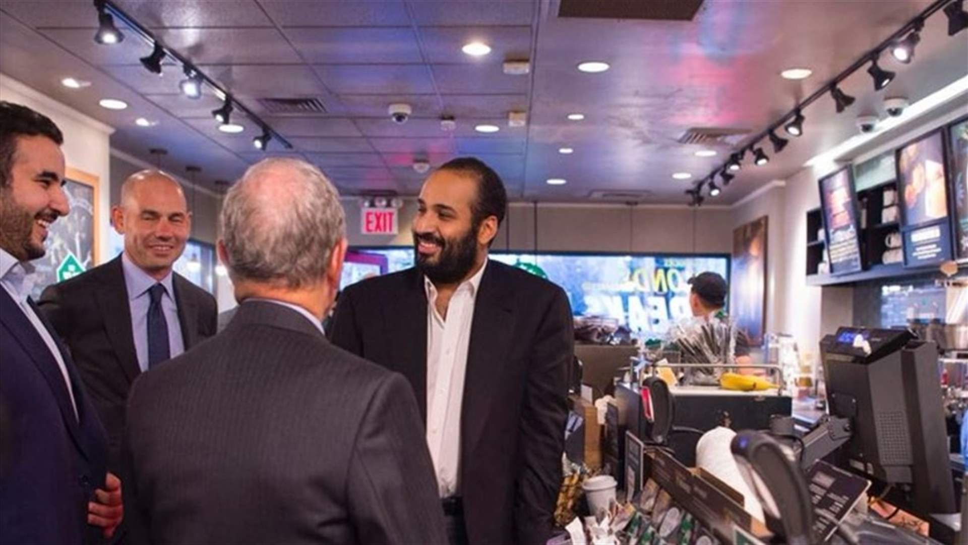الأمير محمد بن سلمان بمفرده في مطعم شعبي... صورة حيّرت الإنترنت