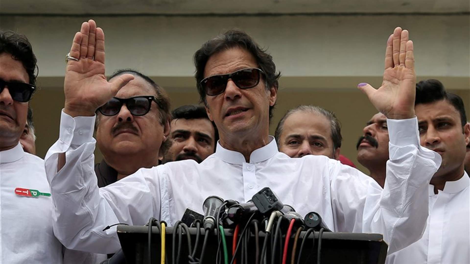 بطل الكريكت العالمي عمران خان رئيساً للوزراء الباكستاني
